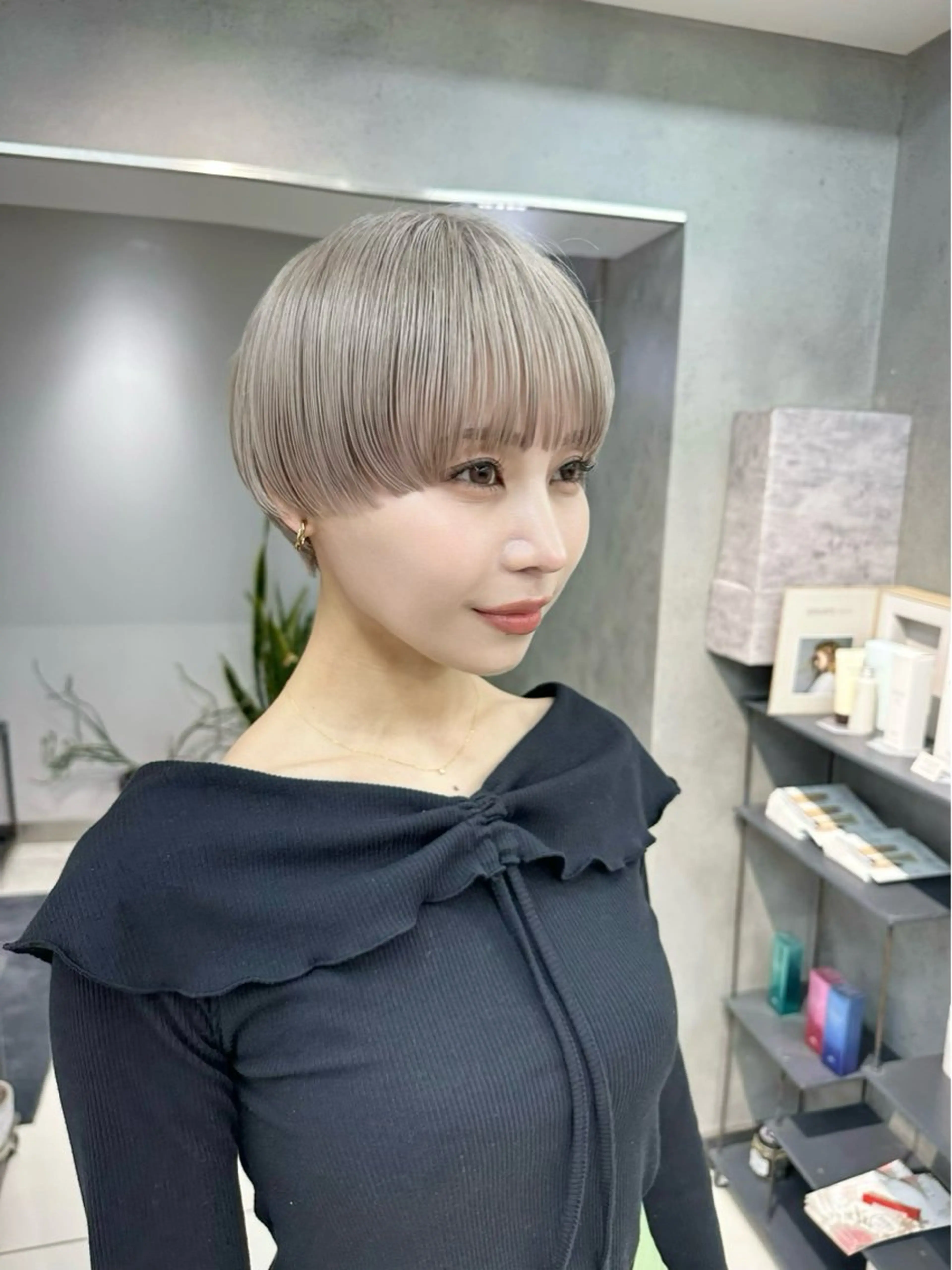 ショート ショートヘア カット ハイトーンカラー/ さらさのヘアスタイル