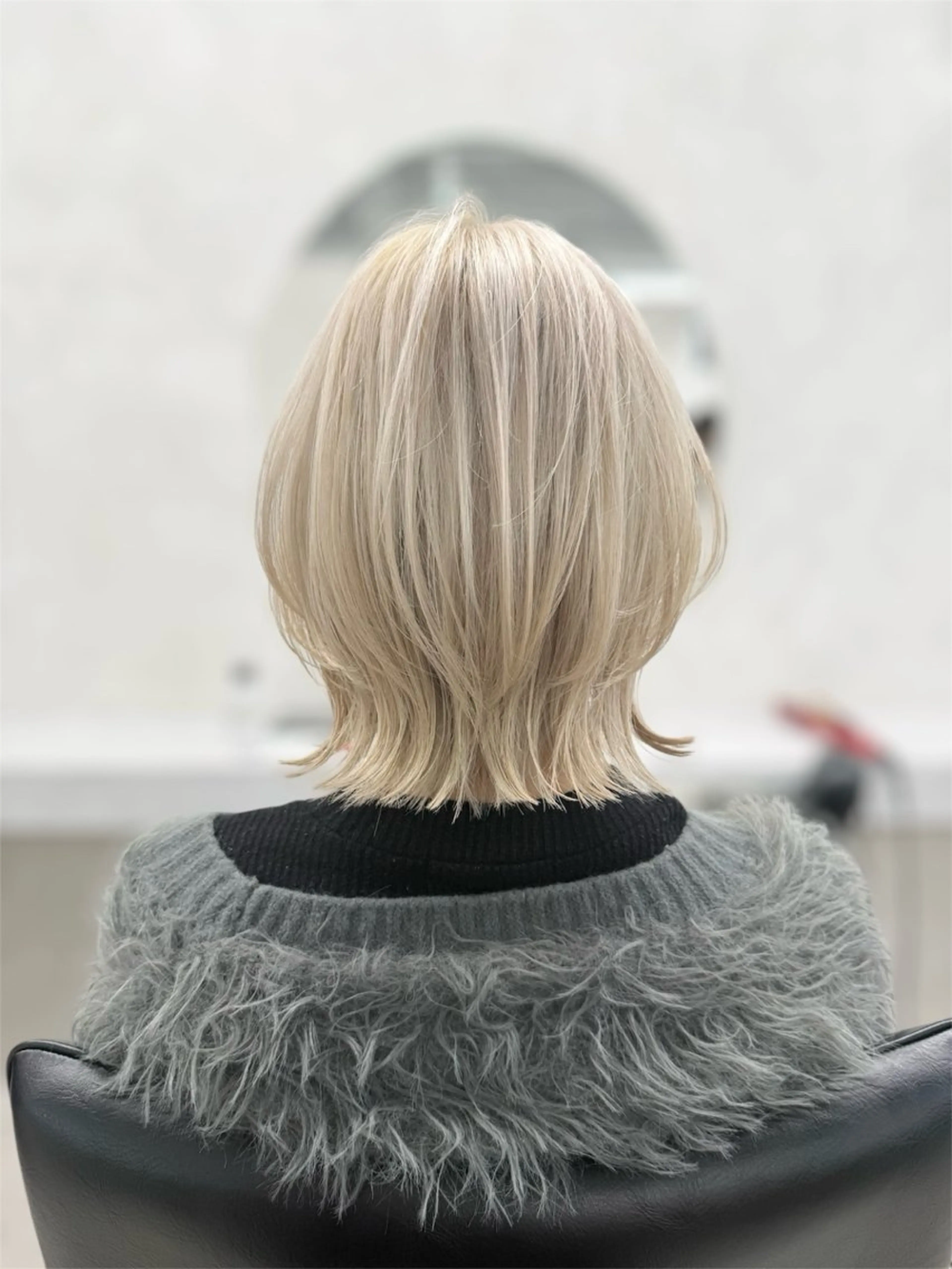 ミディアム ヘアカラー レイヤー／ハイトーン 🍎森貝洋亮🍎のヘアスタイル