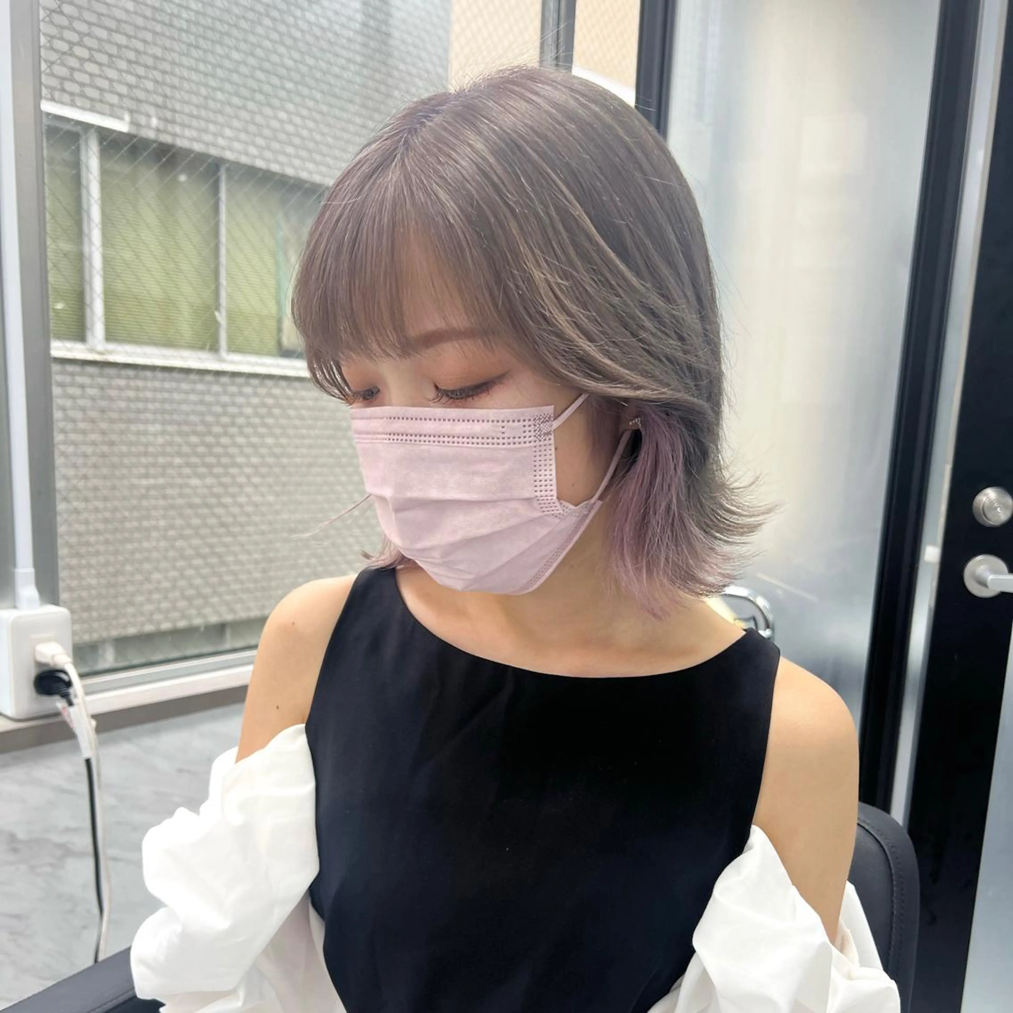 ミディアム カラー シールエクステ ハイトーンカラー エクステ ヘアカラー シールエクステ特化 ハイトーン、NANAのヘアスタイル