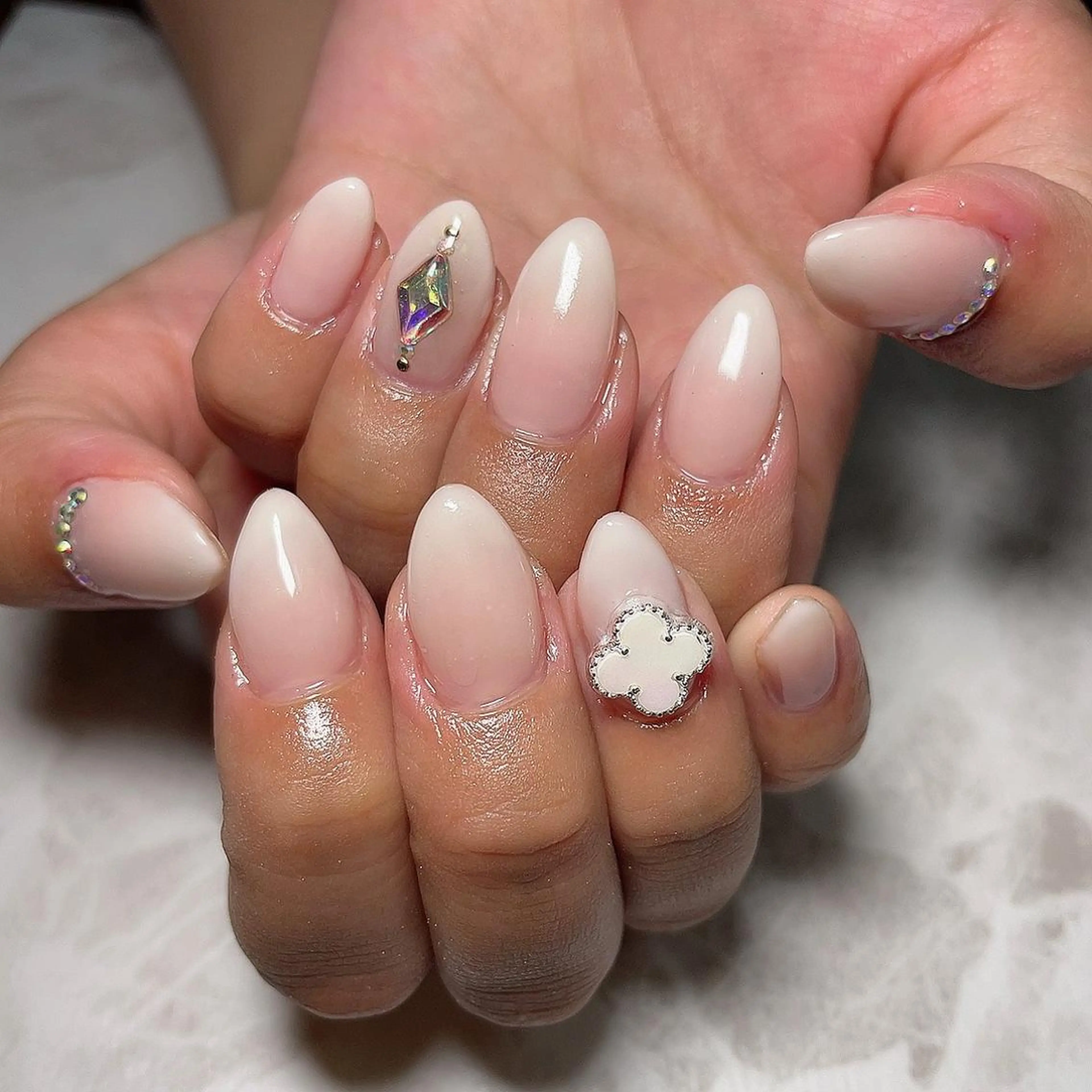 ネイル シンプルネイル ハンドネイル 知花 梨花のネイルデザイン