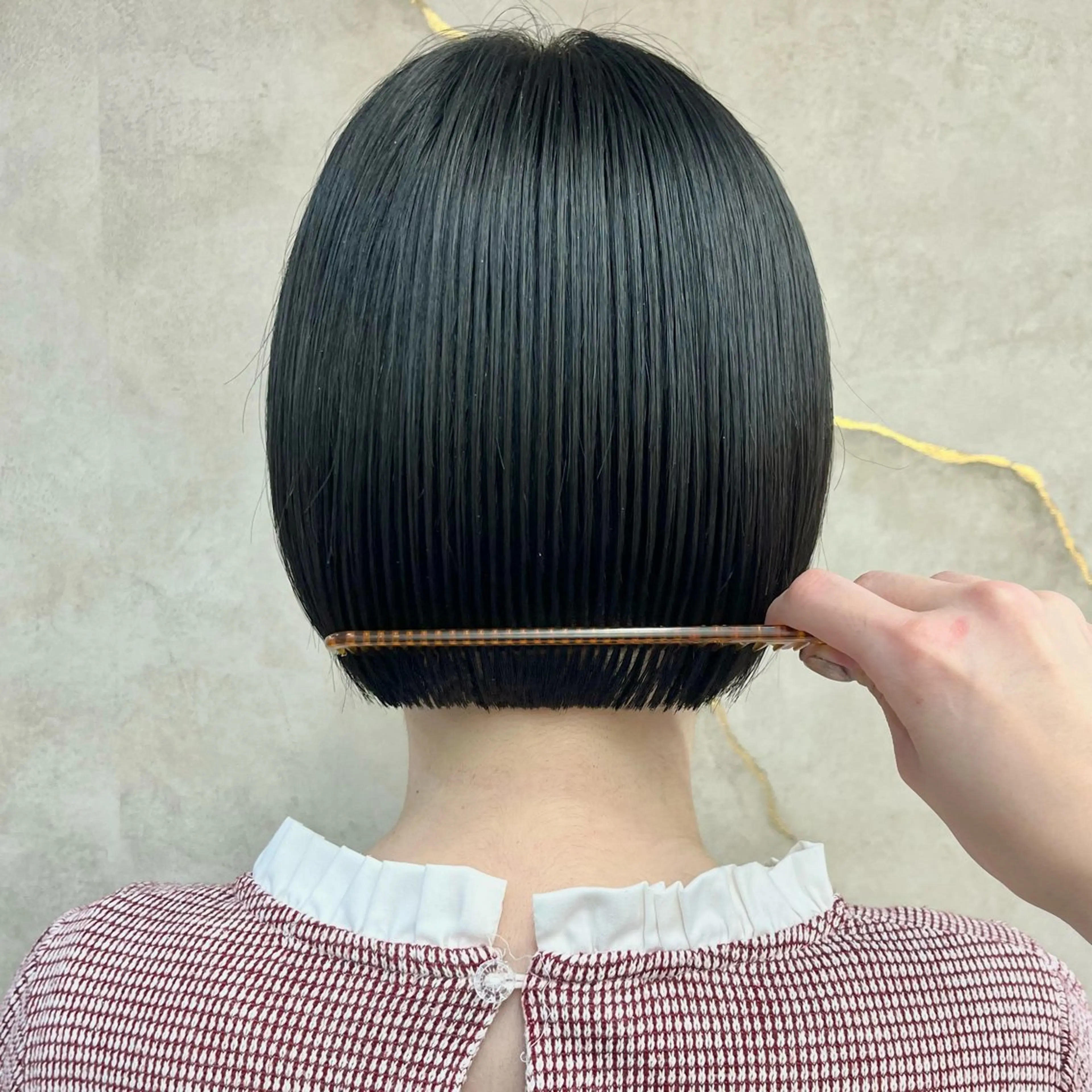 ショート カラー パーマ ヘアアレンジ アッシュ ベージュカラー 黒髪 ブリーチ ブルーカラー ボブ|韓国|美髪矯正 |amika🌙のヘアスタイル