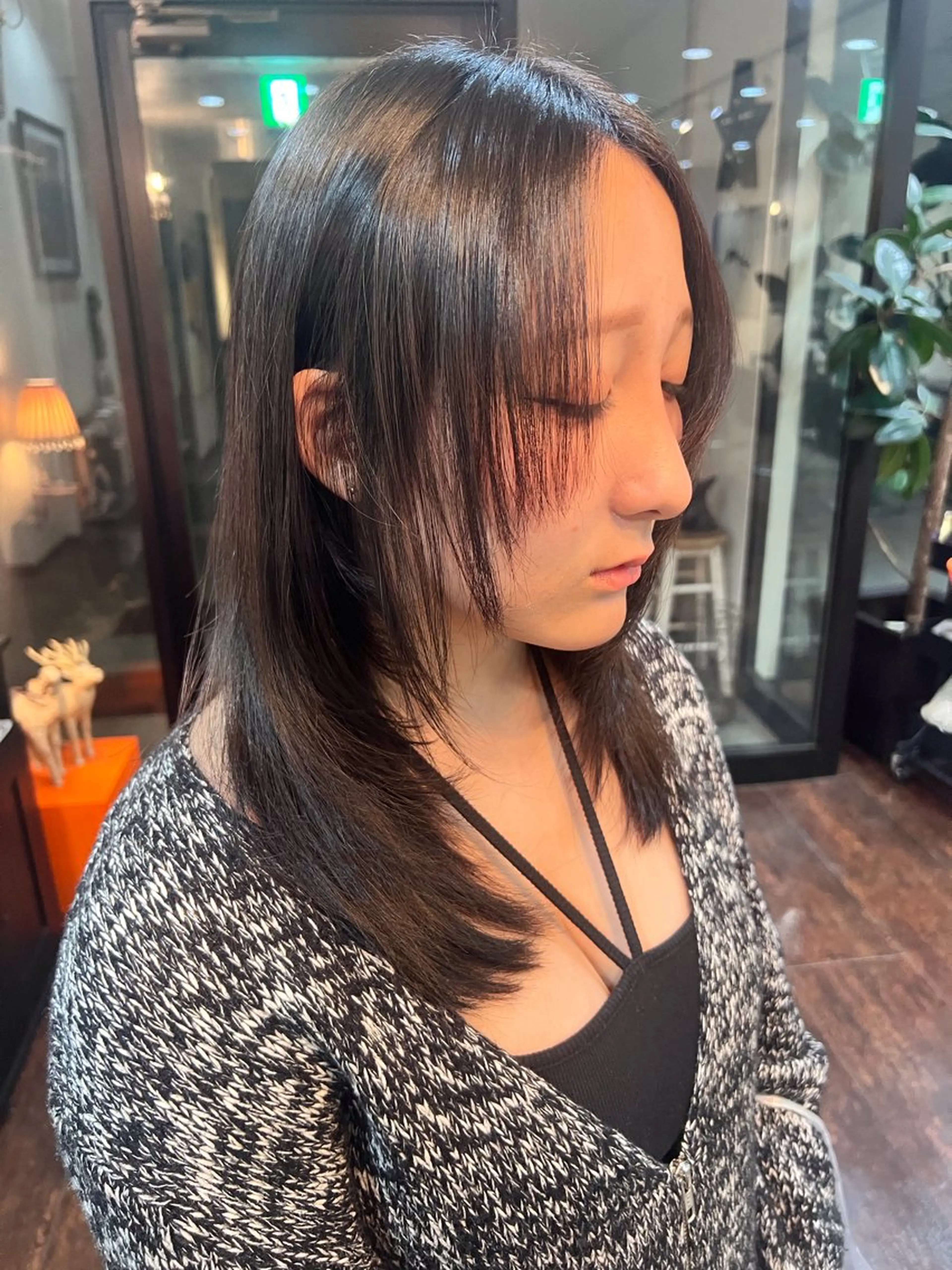 セミロング レイヤーカット 韓国スタイル🫧 サーシャのヘアスタイル