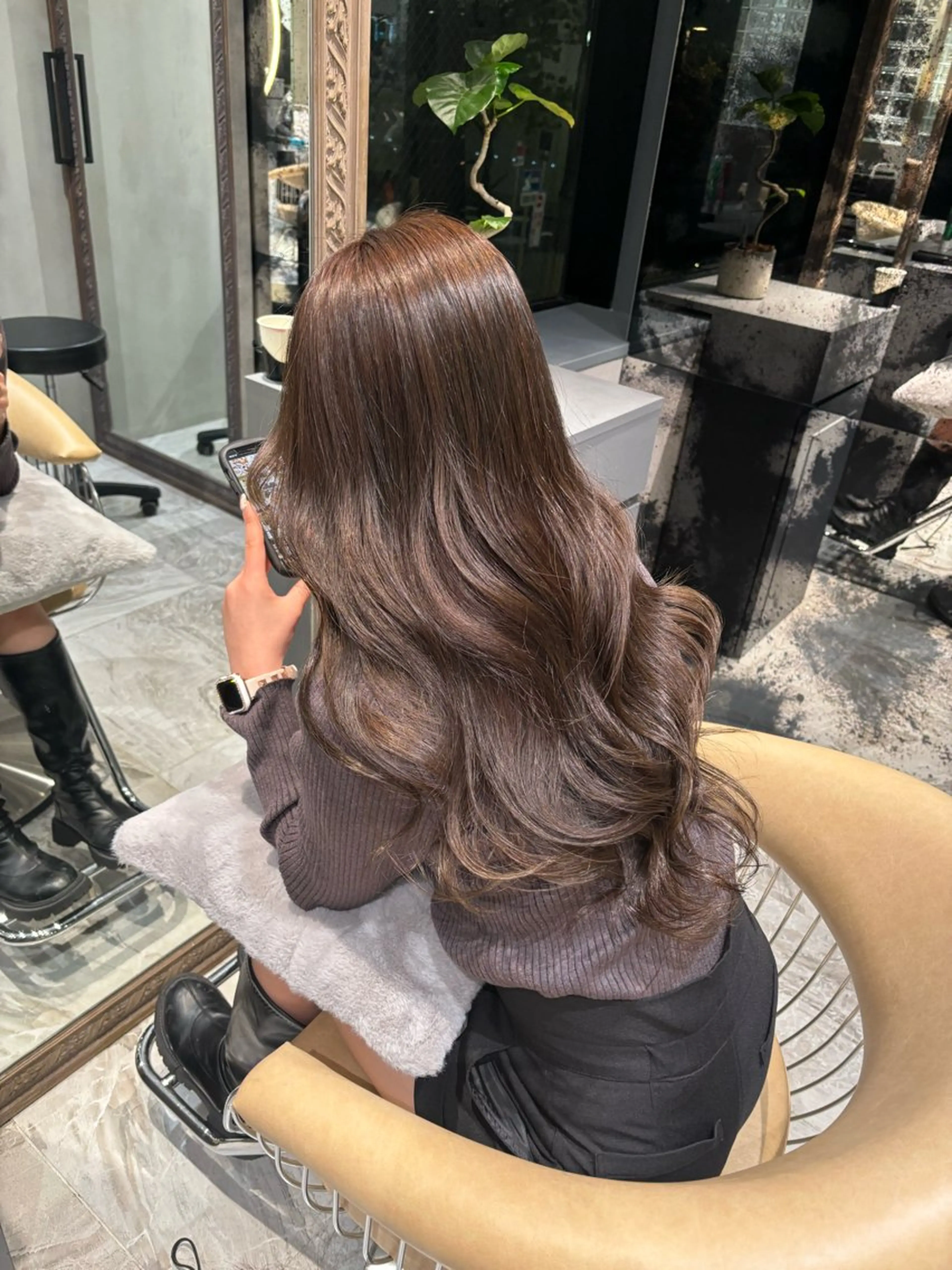 ロング カラー ヘアカラー トリートメント 顔周り\エクステ\ 透明感カラー\まりんのヘアスタイル