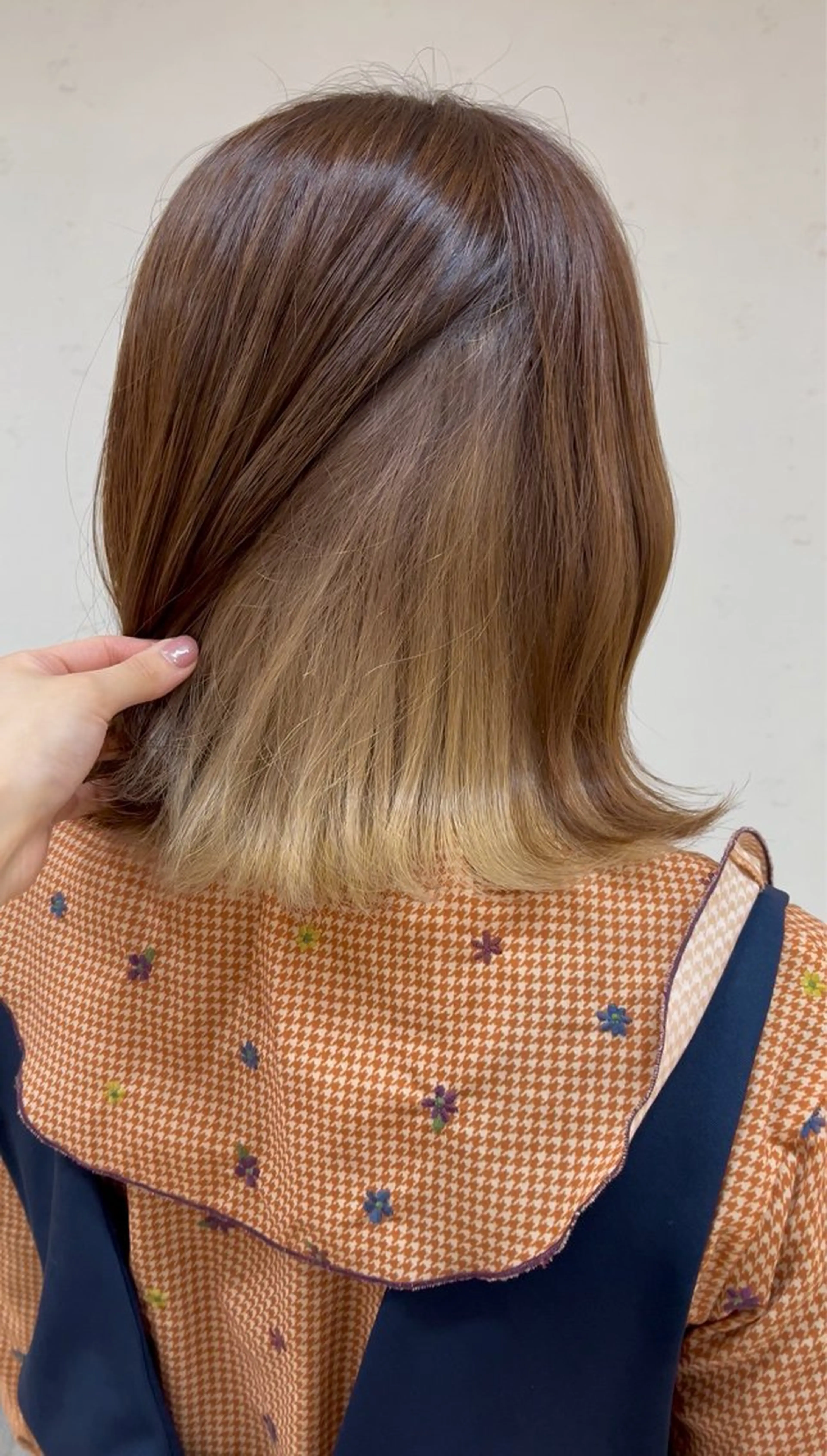 カラー Lamp 柏 山口 か乃 ブリーチカラーのヘアスタイル