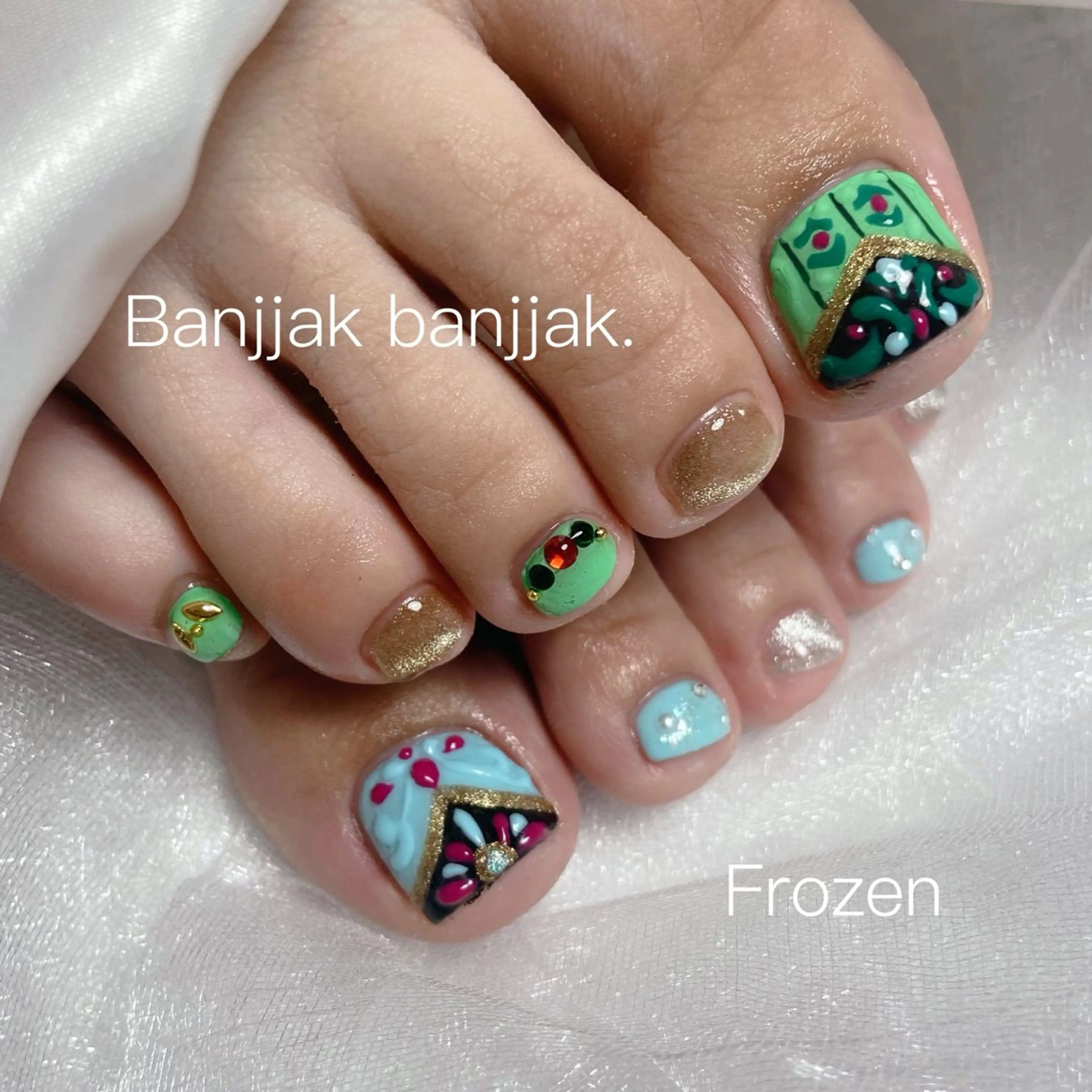 ネイル アートネイル フットネイル パンチャパンチャ ネイルサロンのネイルデザイン