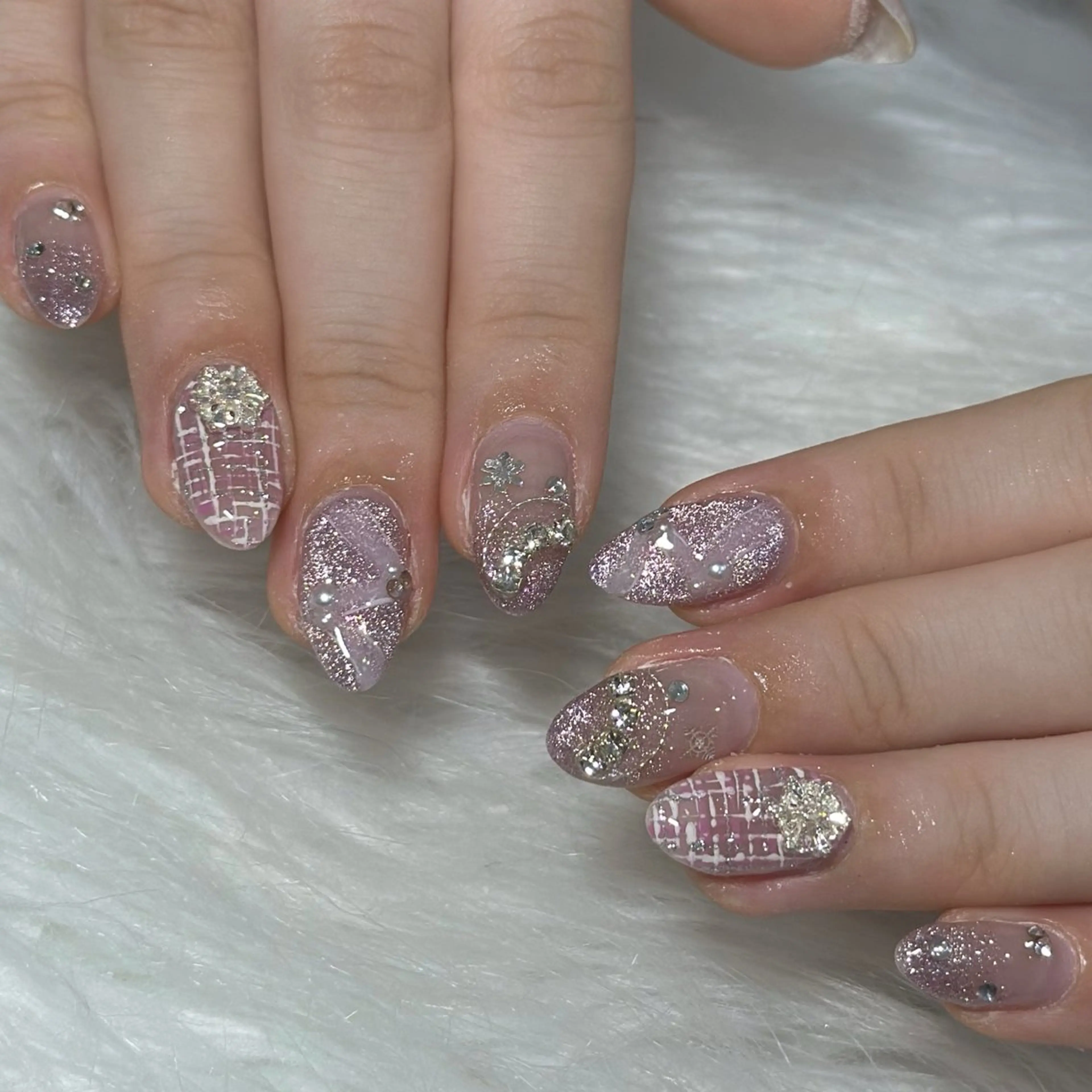 ネイル ハンドネイル フットネイル LAVISH nanamiのネイルデザイン