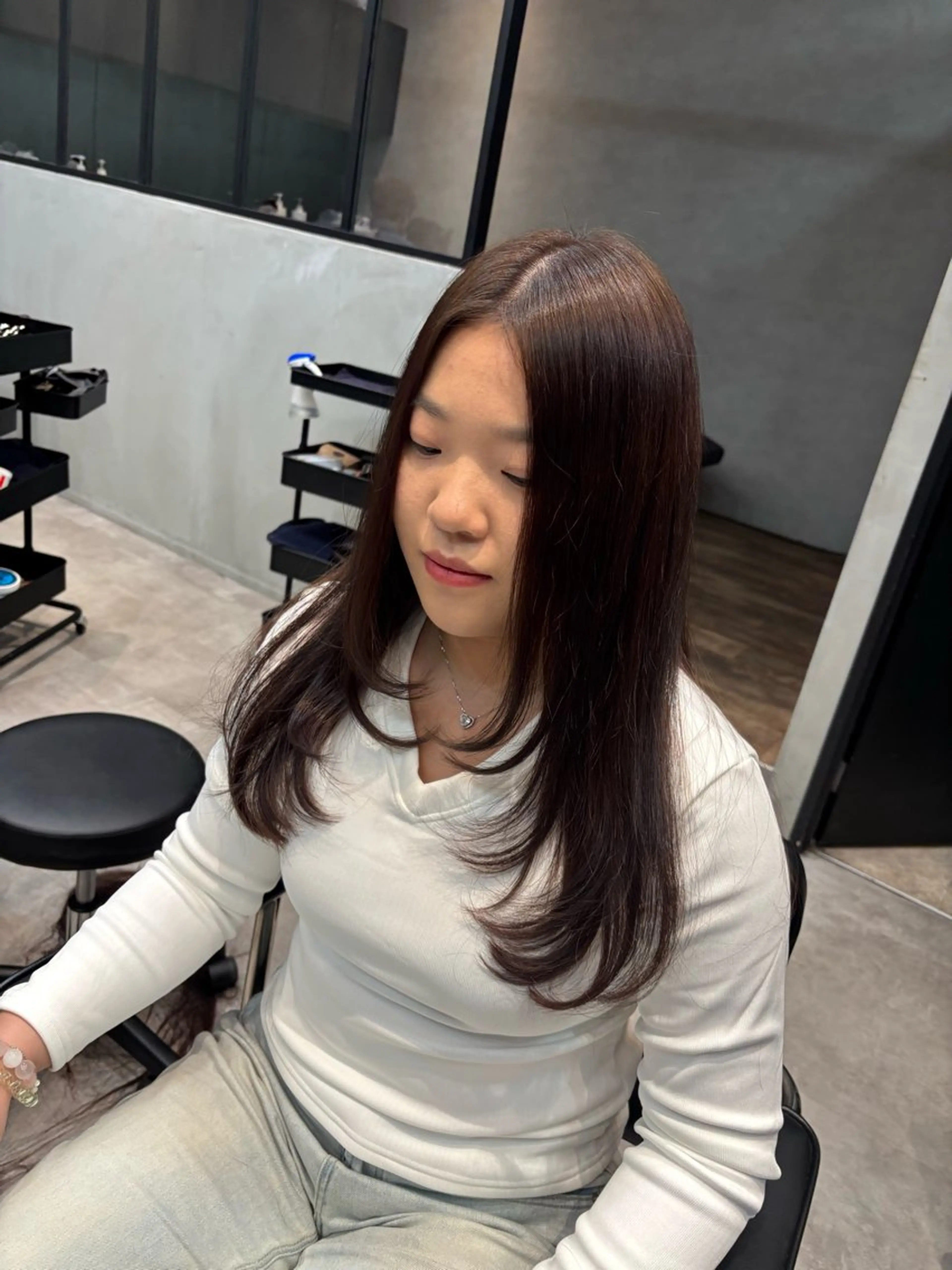 ロング レイヤーカット カット ヘアカラー 片平 帆香のヘアスタイル