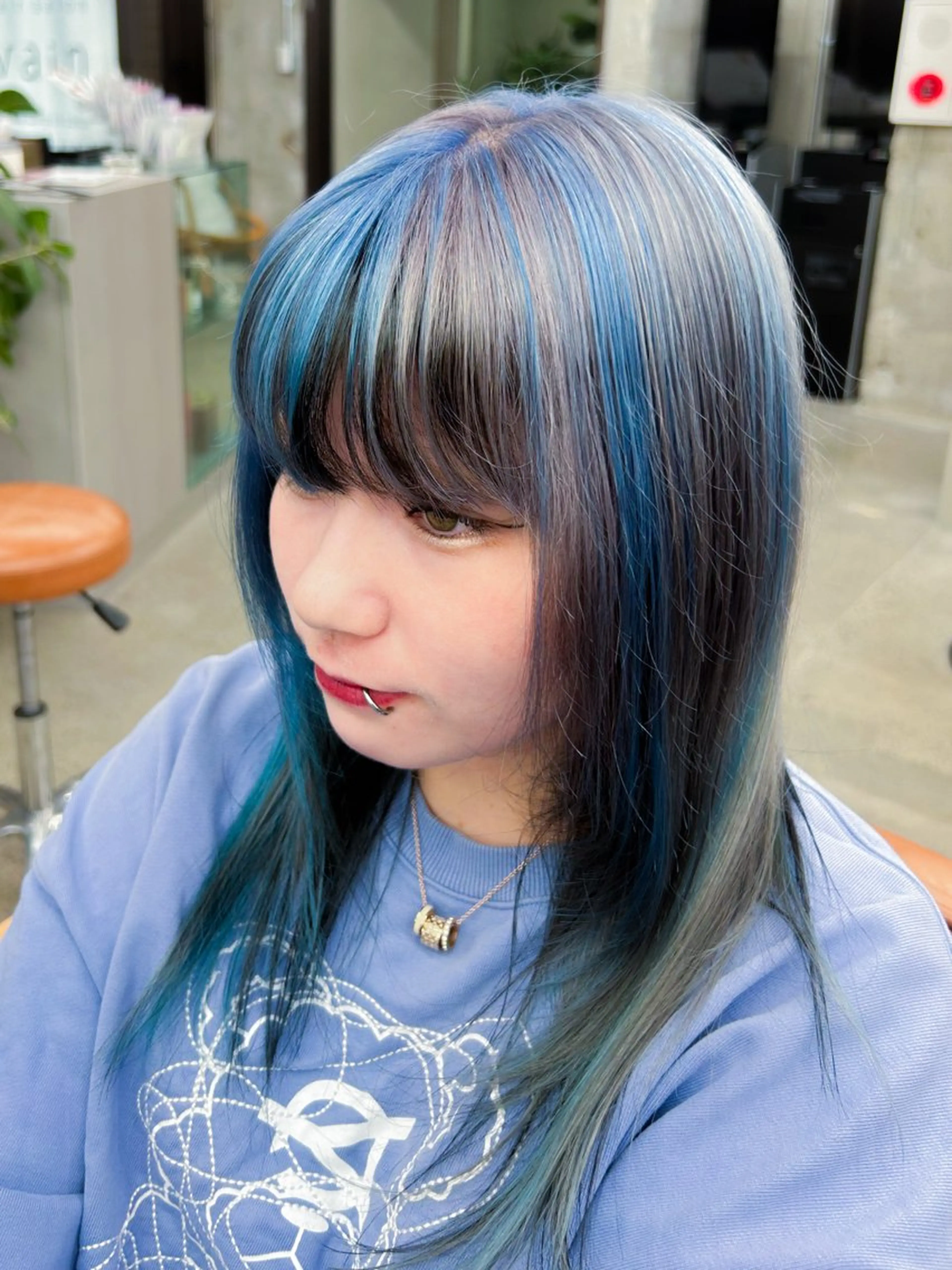 ミディアム メンズハイトーン ホワイトカラー 彩のヘアスタイル