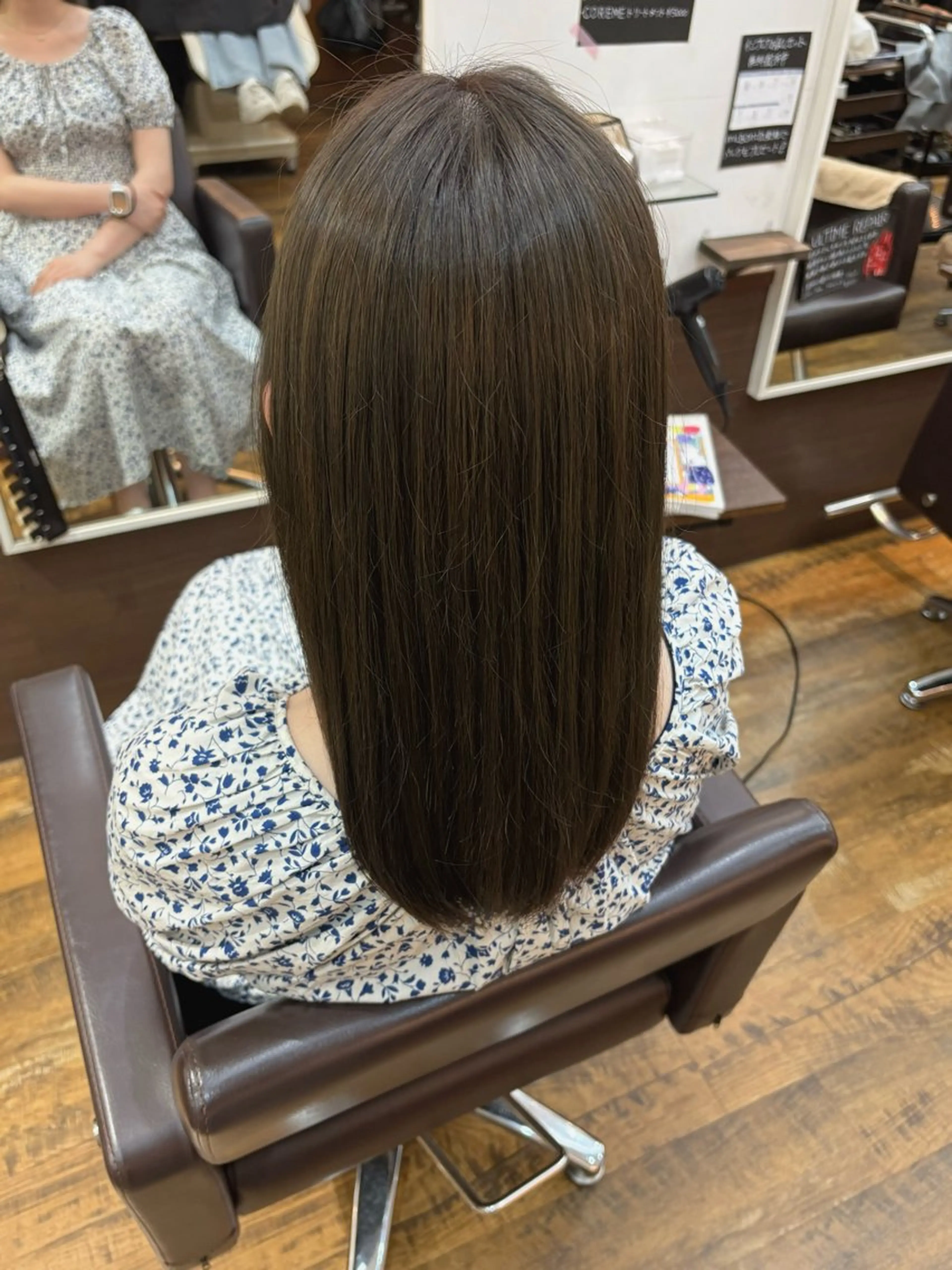 ロング カラー グレージュ オリーブグレージュ オリーブグレー ちづるForever Assistantのヘアスタイル