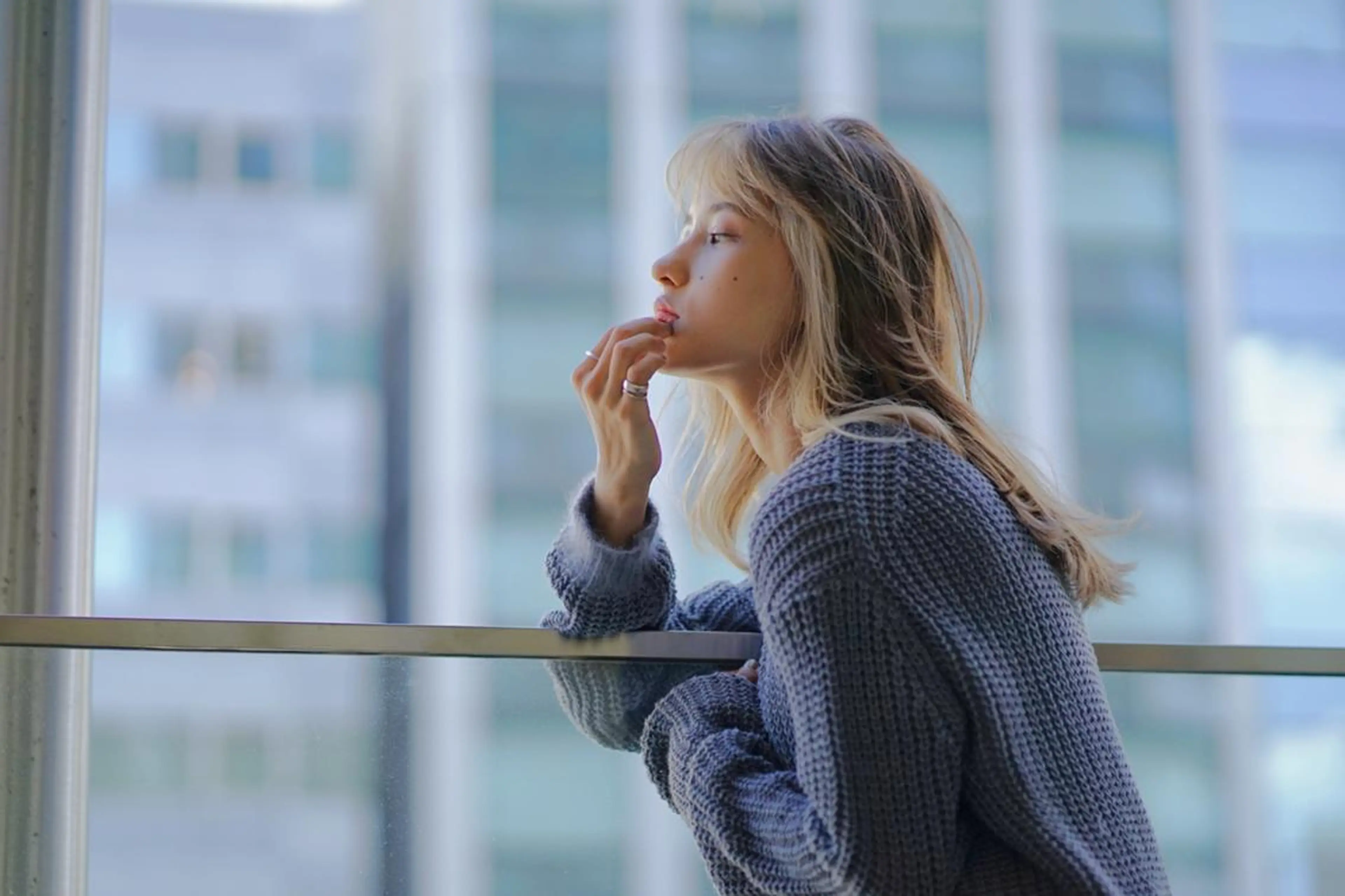 セミロング カラー ブリーチ ケアブリーチ ダブルカラー イヤリングカラー ハイライトカラー カット ヘアカラー N° jemica 札幌のヘアスタイル