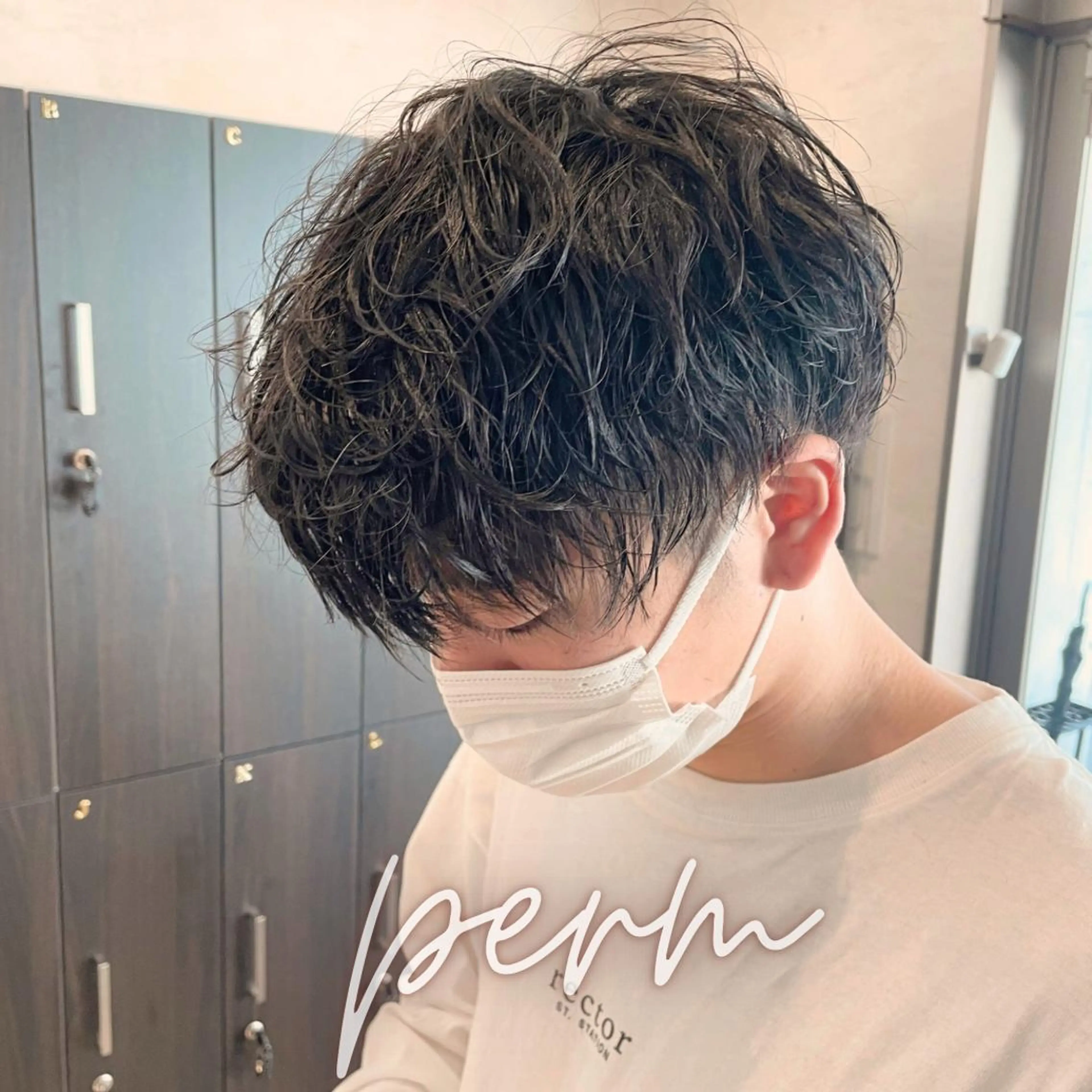 ミディアム ミディアムパーマ ONE.STOP. LABOのヘアスタイル