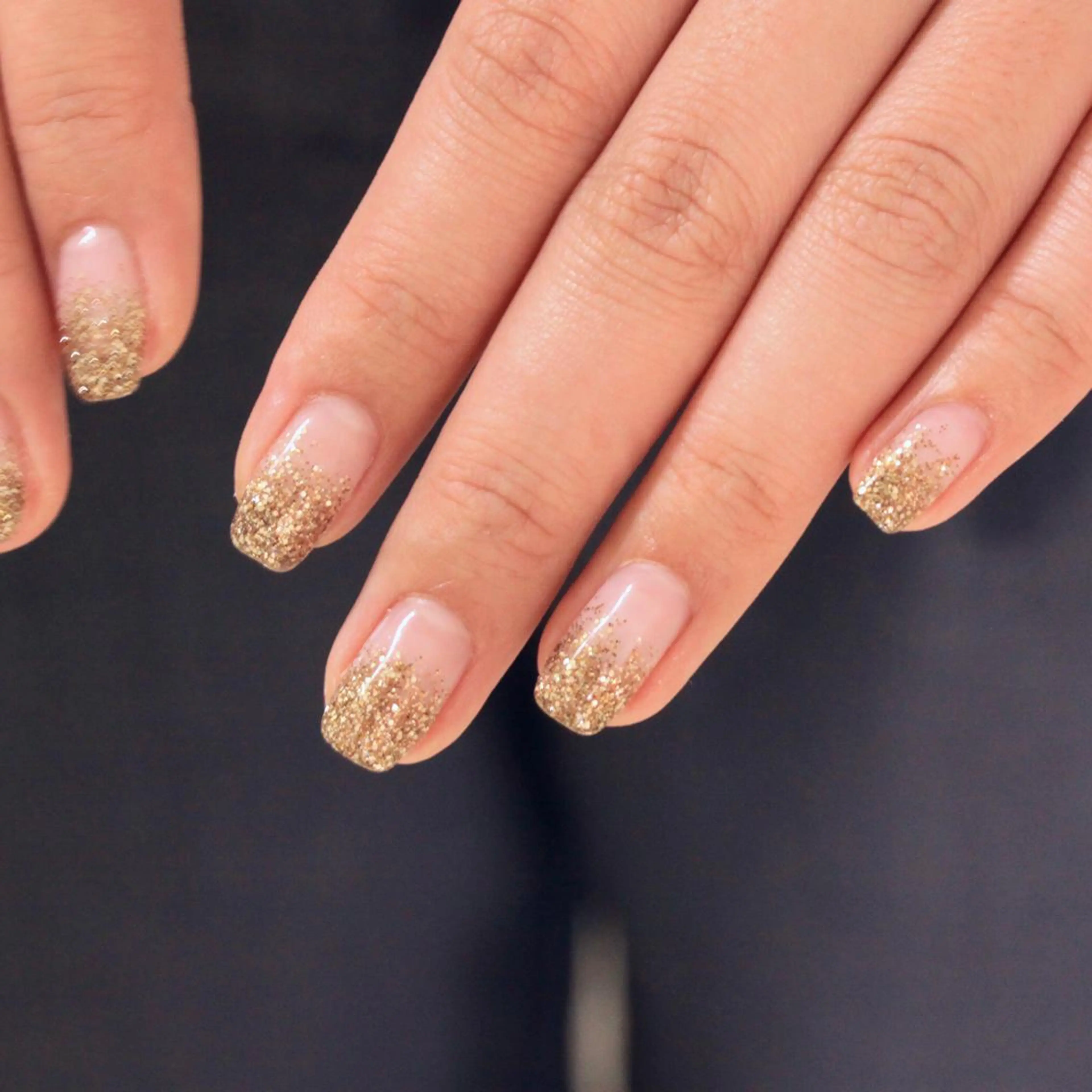 ネイル ハンドネイル フットネイル ハンドケア Elio 国泰寺のネイルデザイン