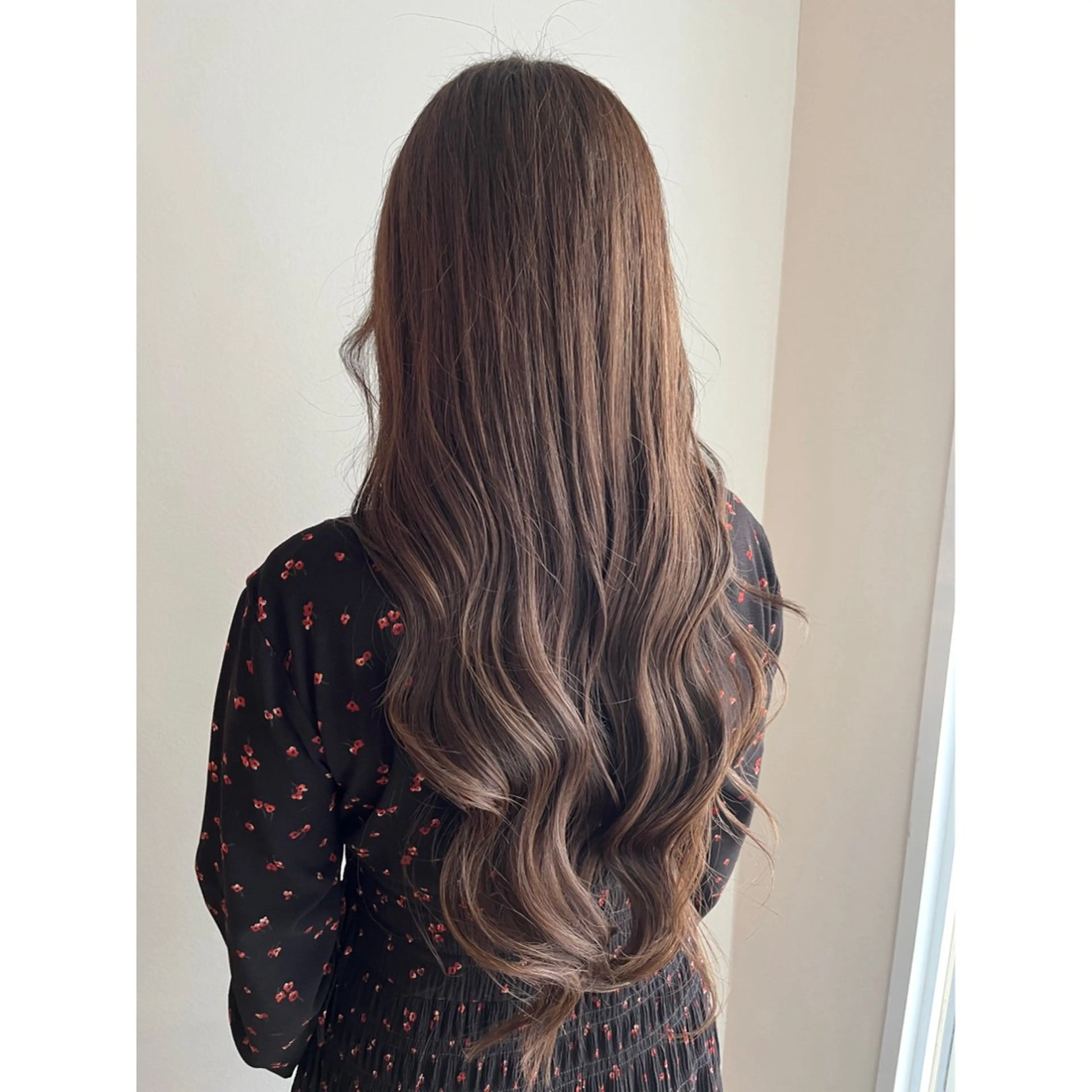 ロング ヘアカラー 木下 実優のヘアスタイル