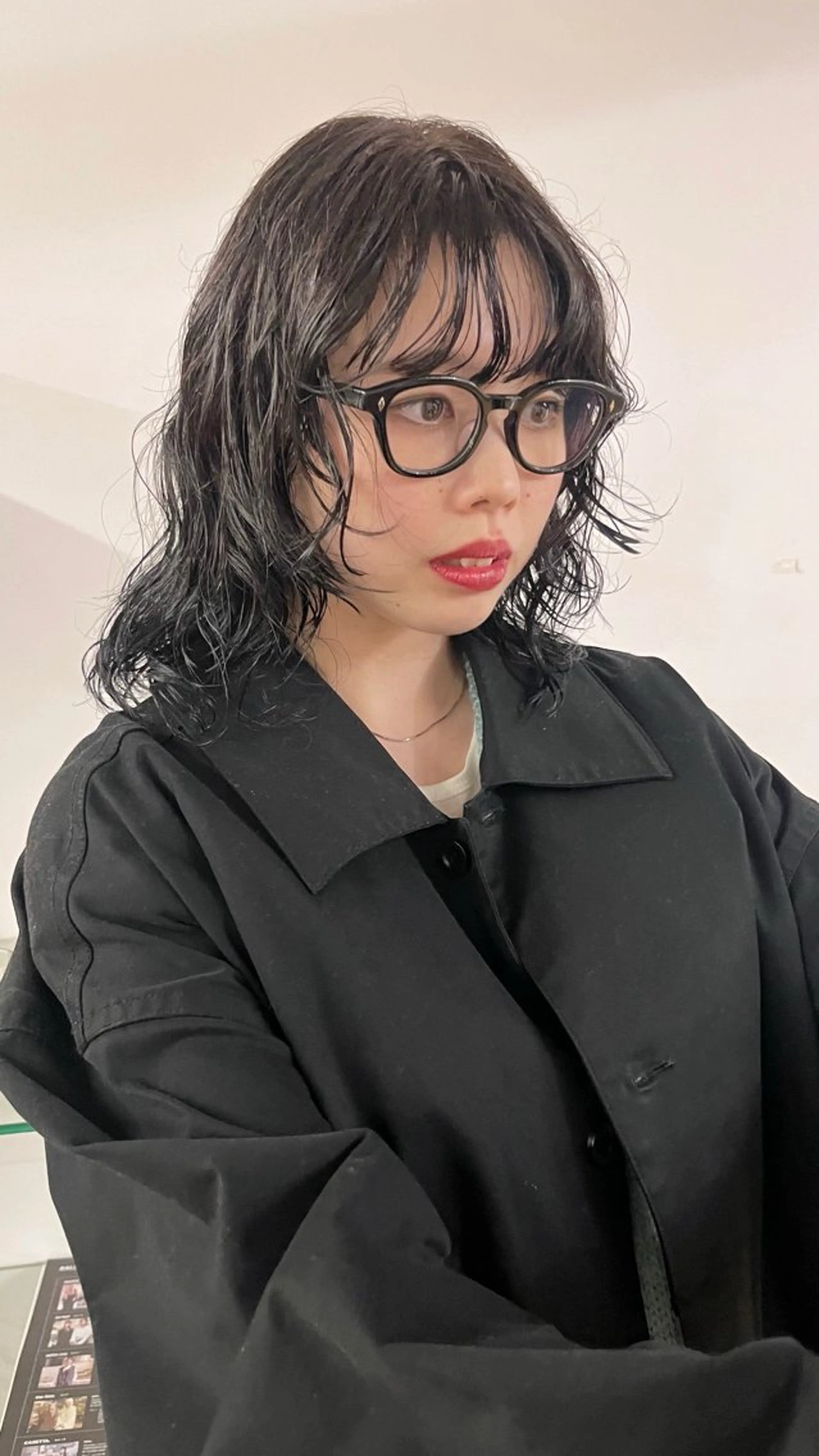 ミディアム カラー パーマ ヘアアレンジ 透明感カラー グレージュ shui/艶カラー ／柔らかストレートのヘアスタイル