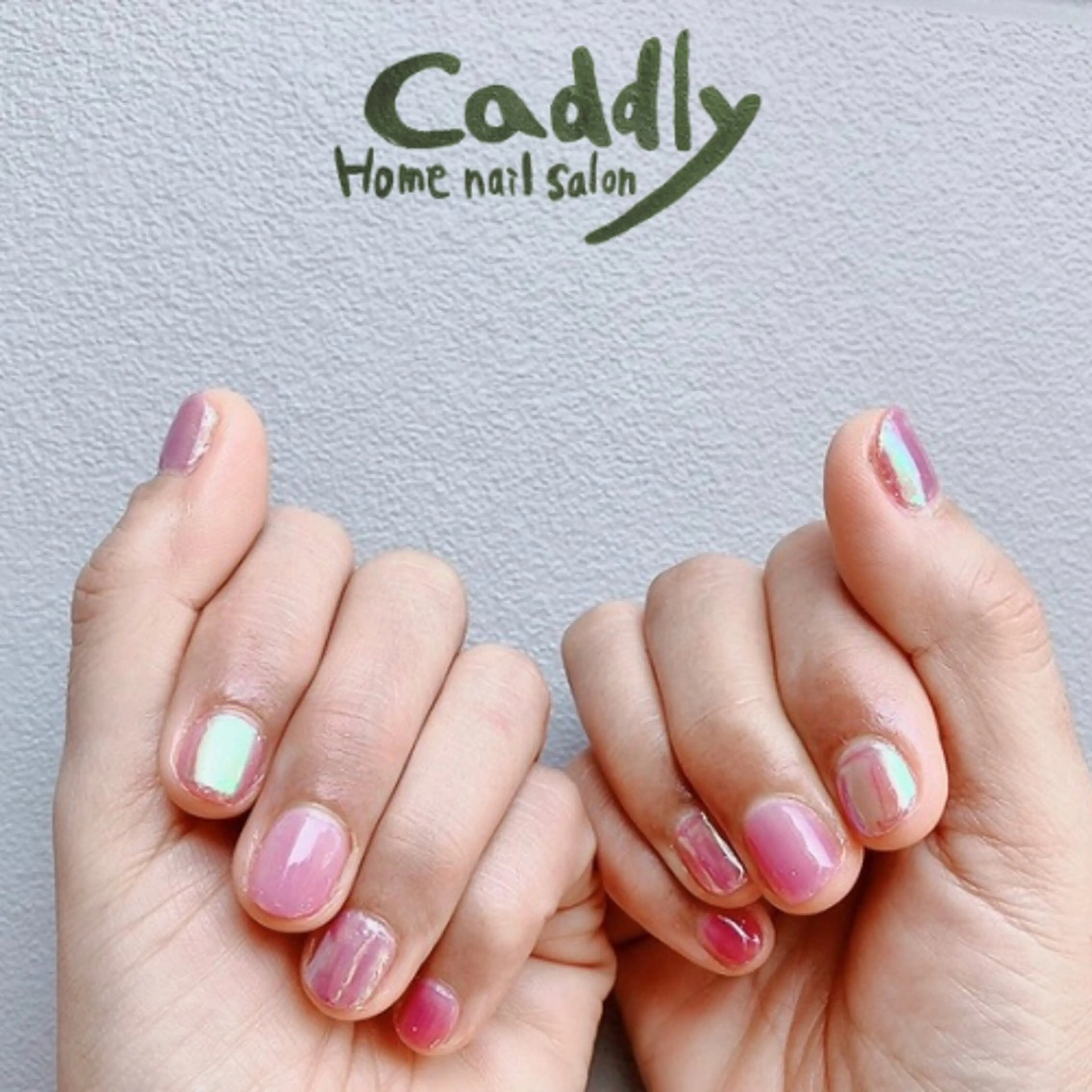 ネイル オーロラネイル ピンク 春ネイル caddly naoのネイルデザイン