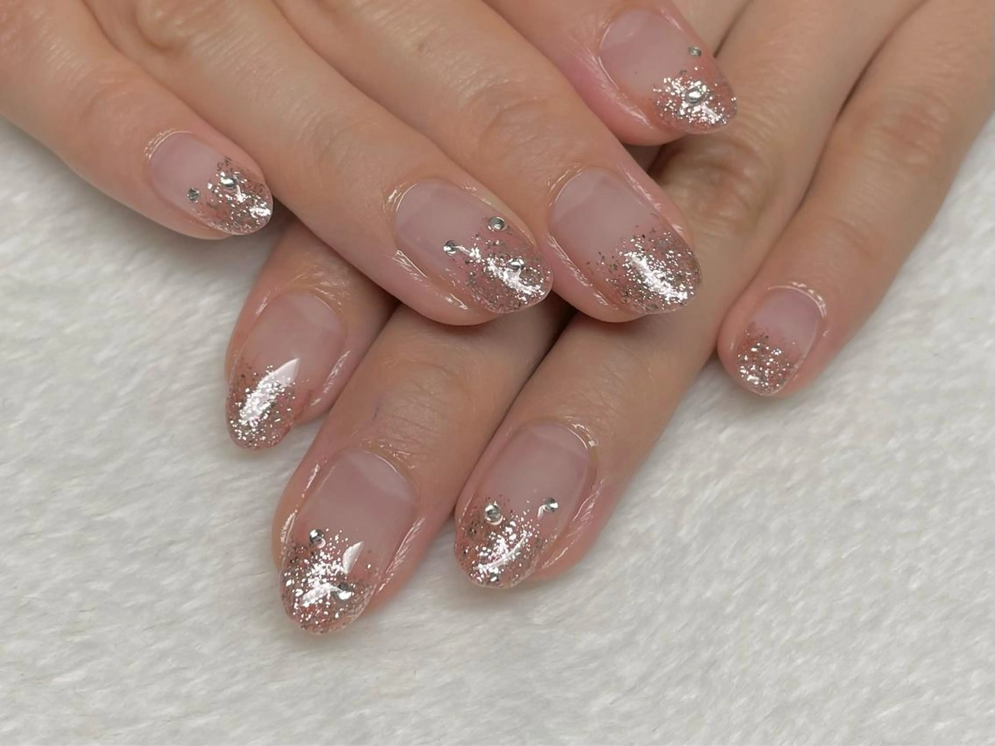 ネイル ラメ(グリッター) ラメグラデーション ストーンネイル riri nail所属・riri-nail Rie Endoのネイルデザイン