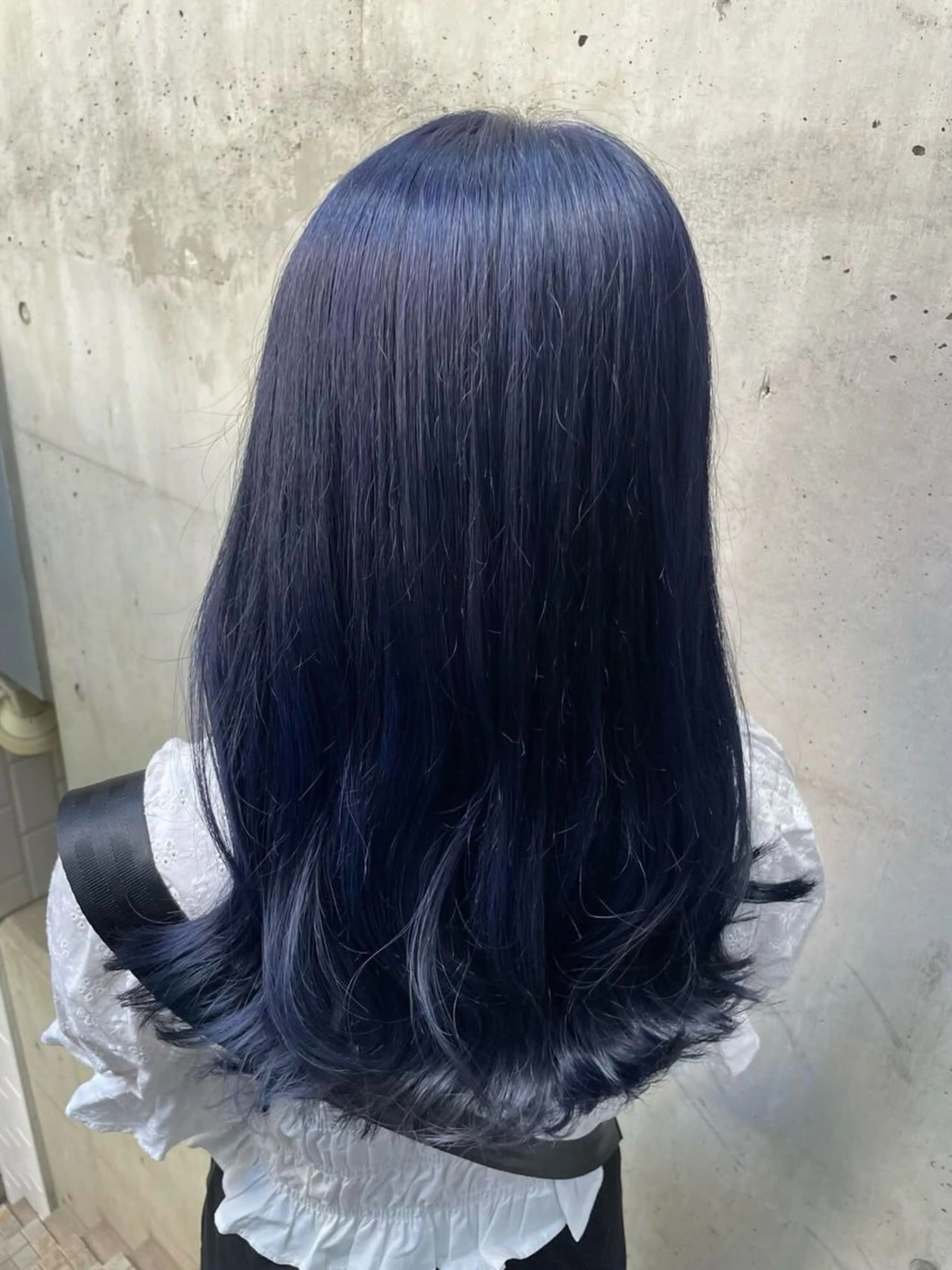 セミロング カラー ネイビーカラー ヘアカラー 藤井 麗桜のヘアスタイル