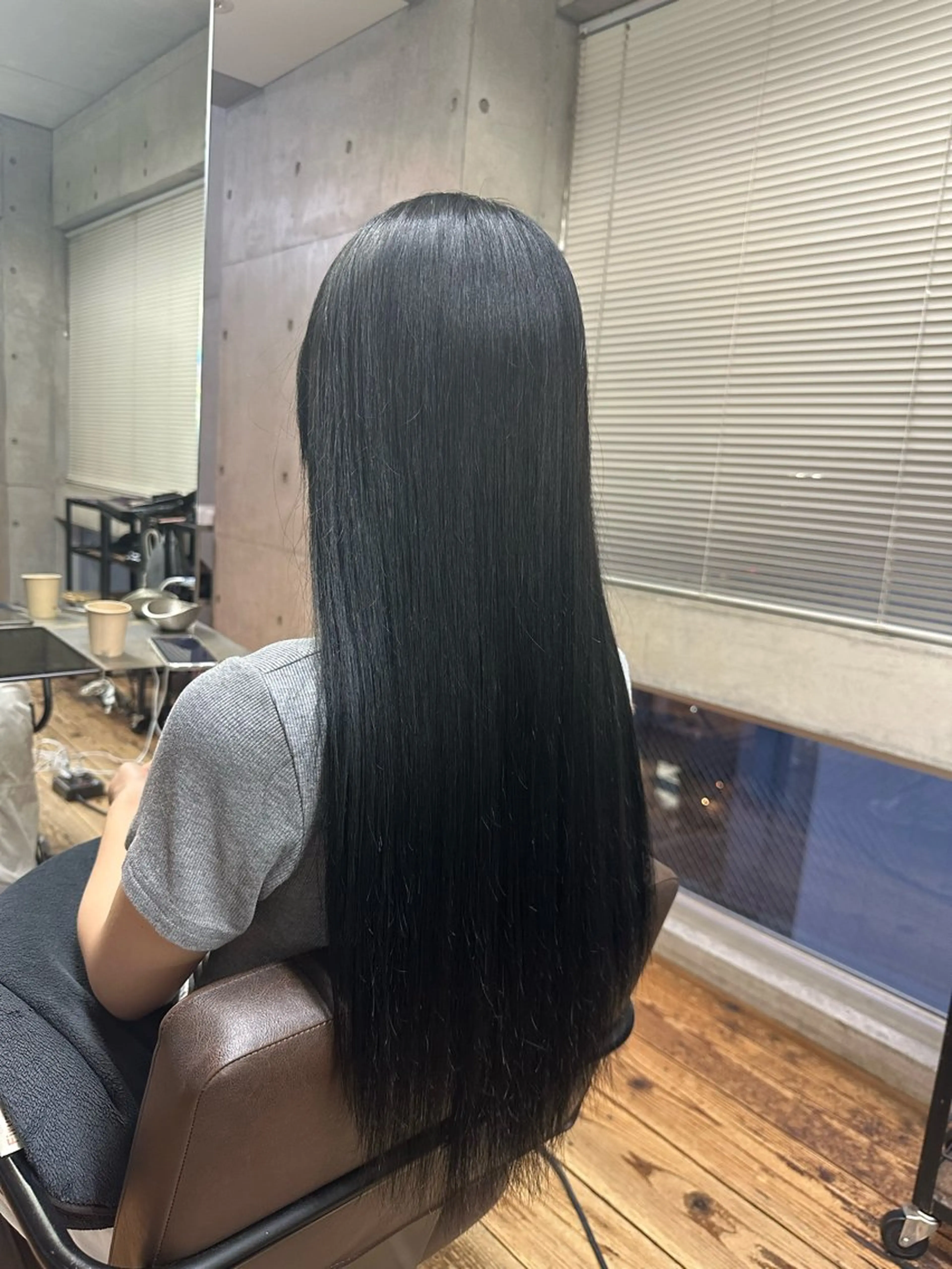 ロング カラー 黒髪 ヘアカラー MISAKI ‎のヘアスタイル