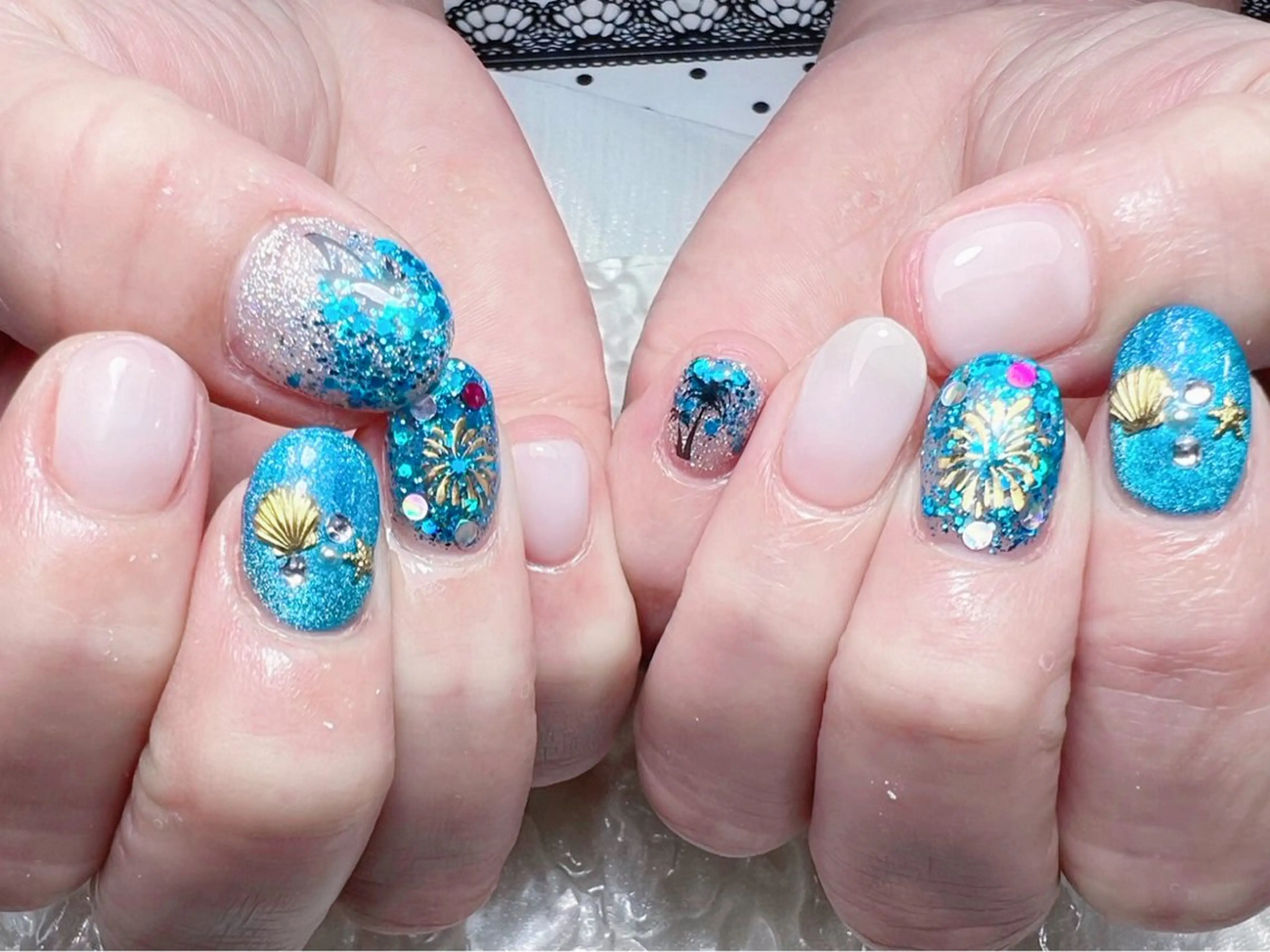 ネイル ハンドネイル マジックミラー所属・マジック ミラーのネイルデザイン