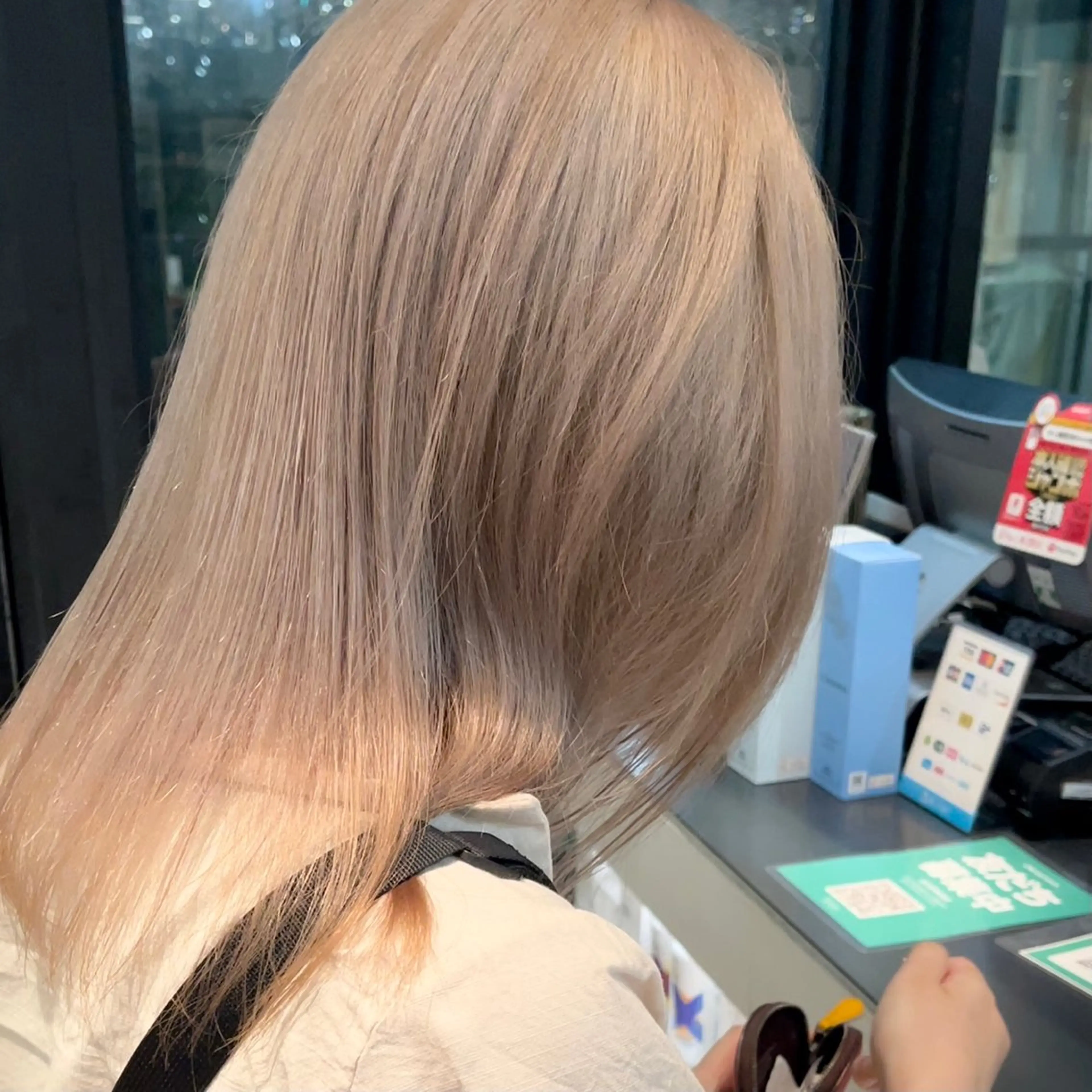 カラー Verite【ヴェリテ】所属・ダブルカラー/カット モデル🦋ヨッシーのヘアスタイル