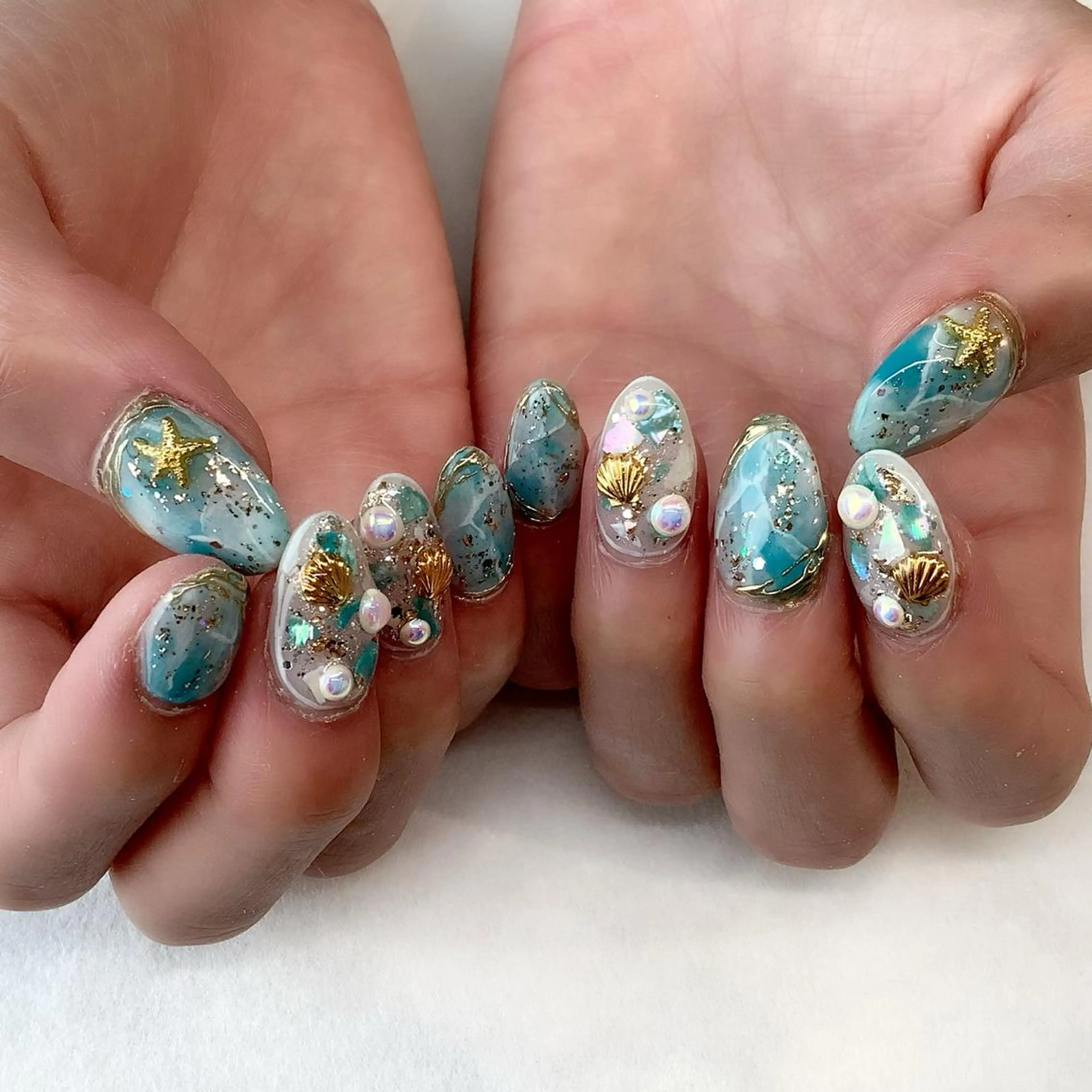 ネイル ハンドネイル 💎🐰 saki. m 🐰💎のネイルデザイン