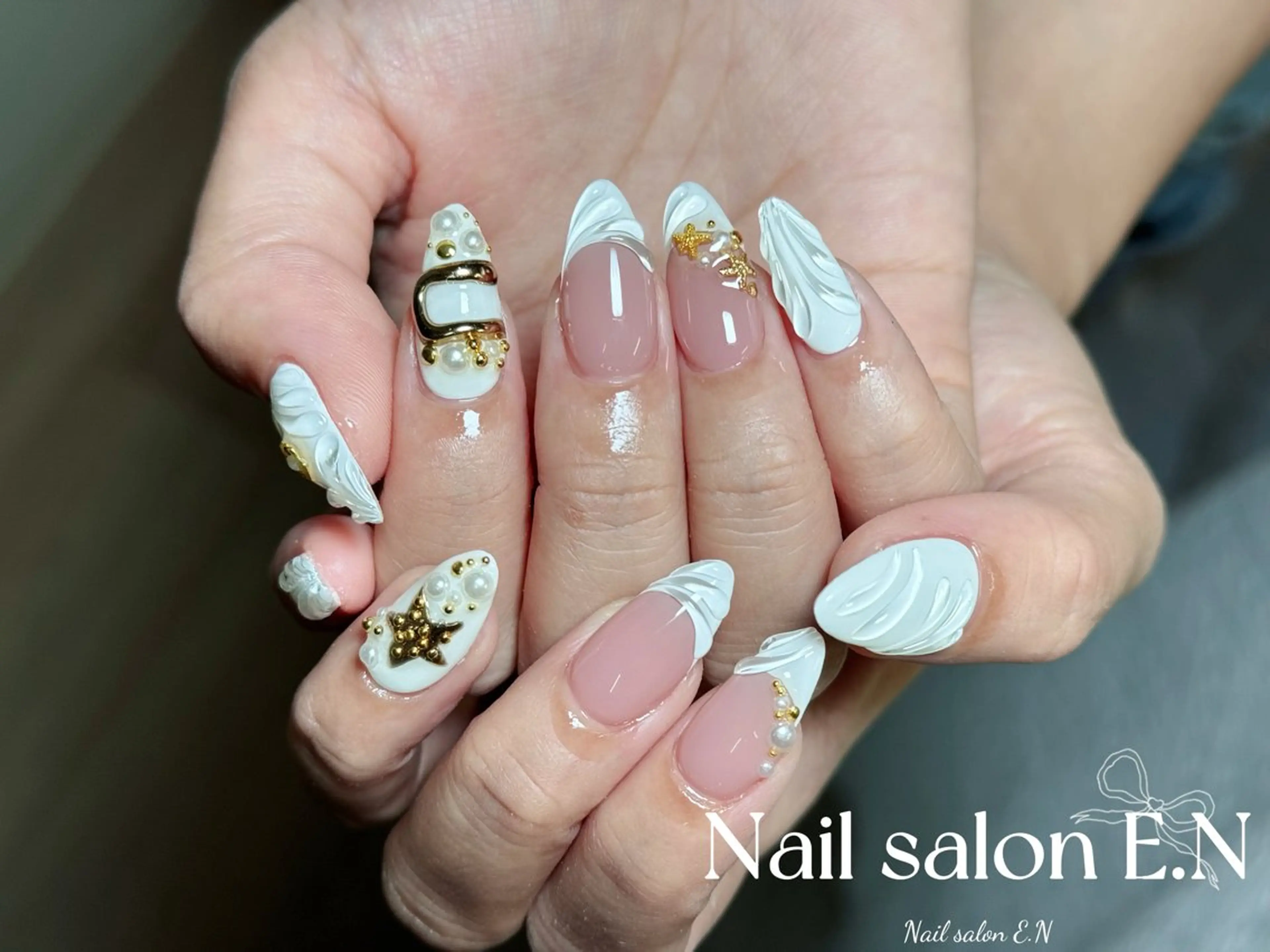 ネイル アートネイル オーロラネイル ブラウン クリアネイル フレンチネイル ハンドネイル E.N🦋 長さ出し/持ち込みのネイルデザイン