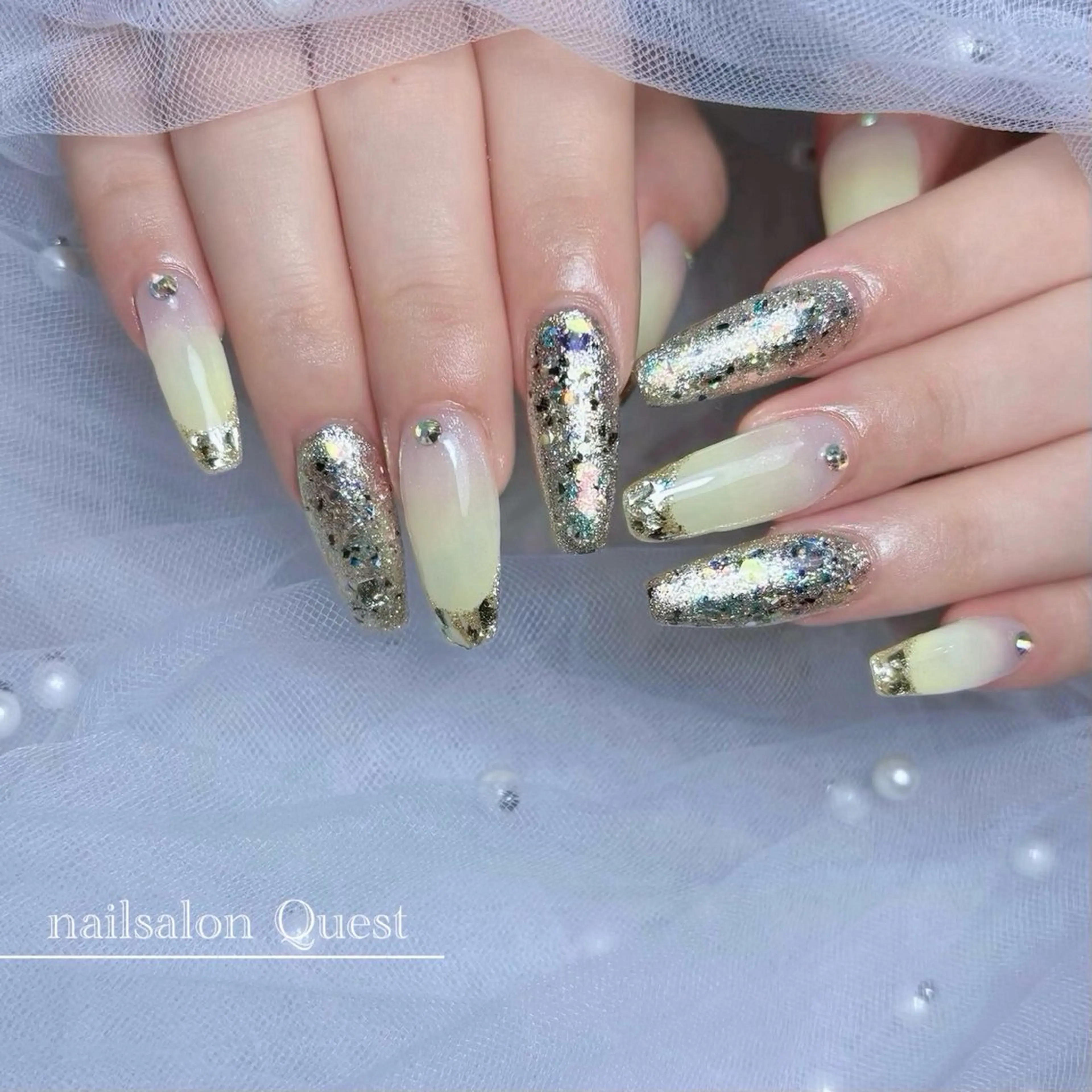 ネイル ゴールド キラキラネイル パステルネイル ハンドネイル nailsalon Questのネイルデザイン