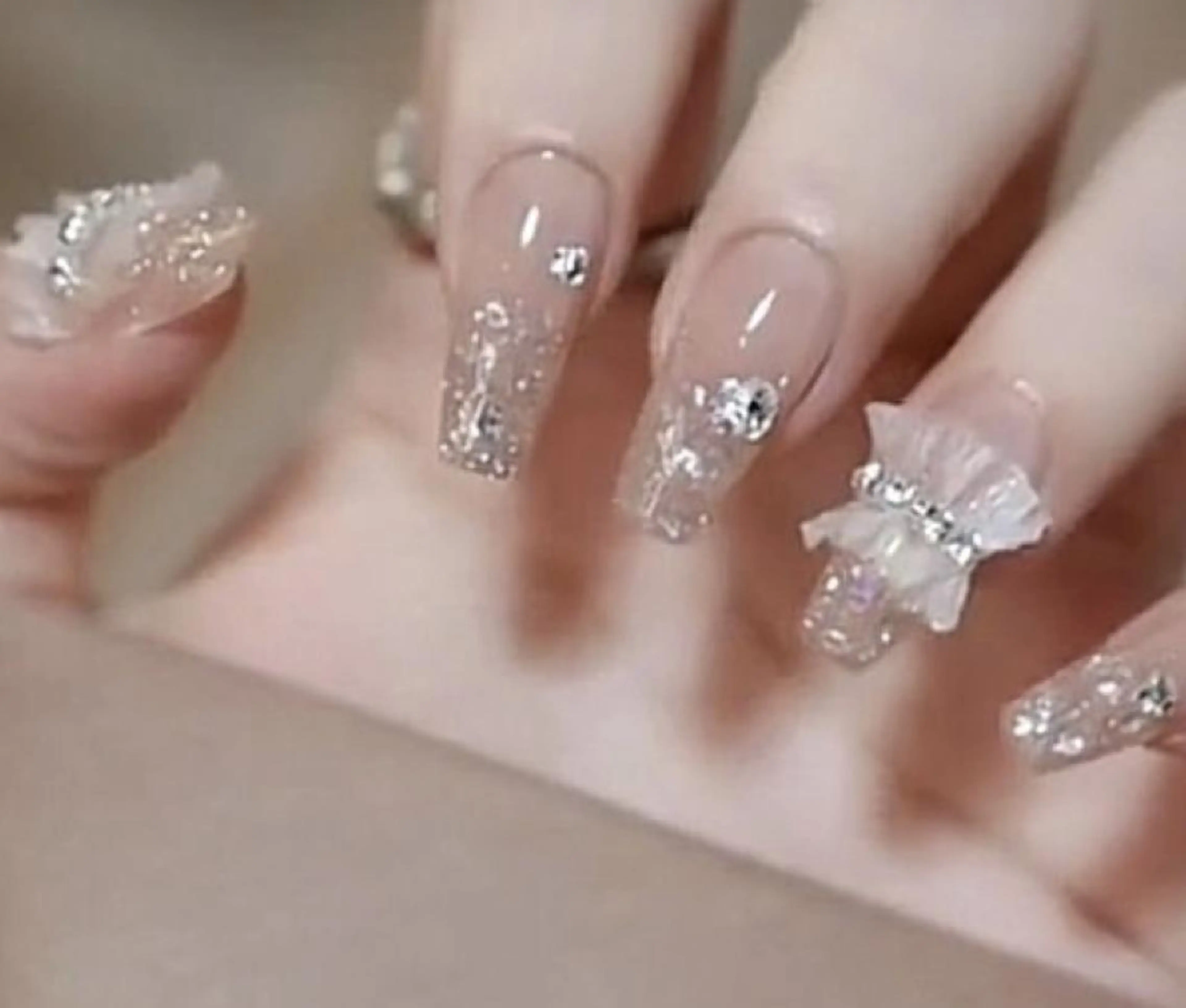 ミディアム ネイリスト キキのネイルデザイン