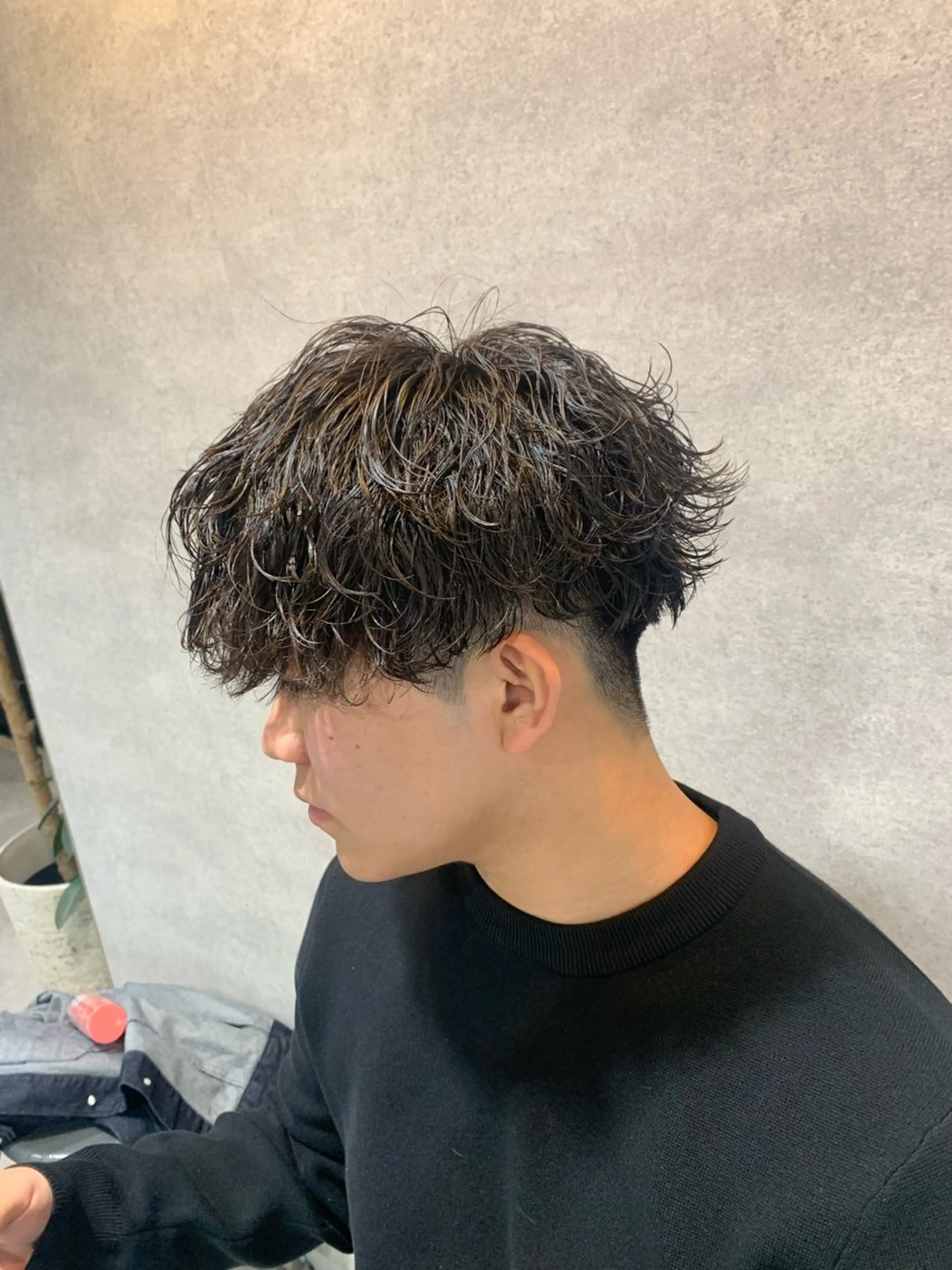 ショート パーマ メンズ メンズブリーチ フェザーパーマ メンズハイトーン メンズパーマ スペインカール ⚡️メンズ特化⚡️ RYUKIのヘアスタイル