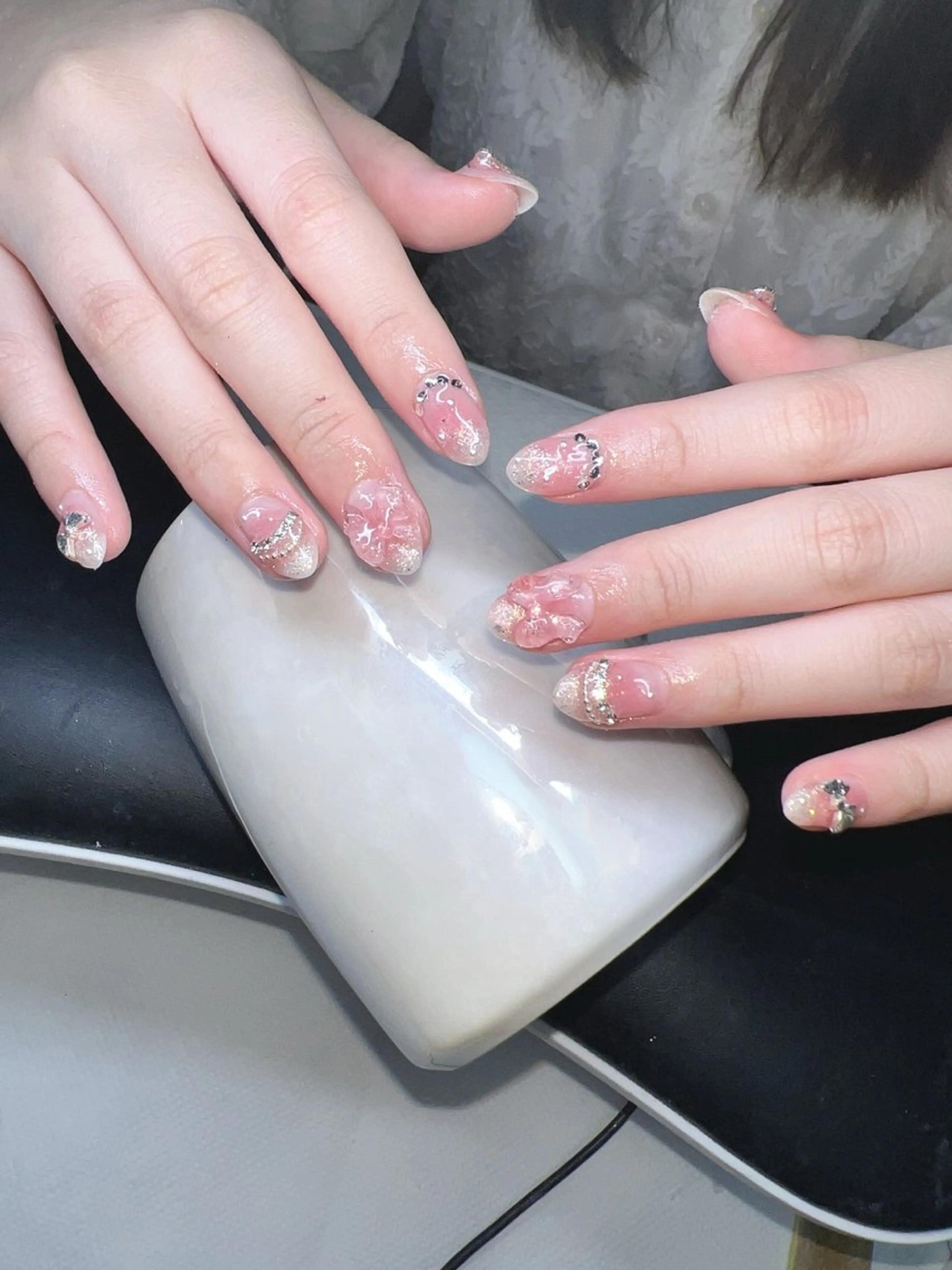 ネイル オーロラネイル チークネイル 長さ出し フットネイル フレンチネイル ハンドネイル Lee Nailsのネイルデザイン