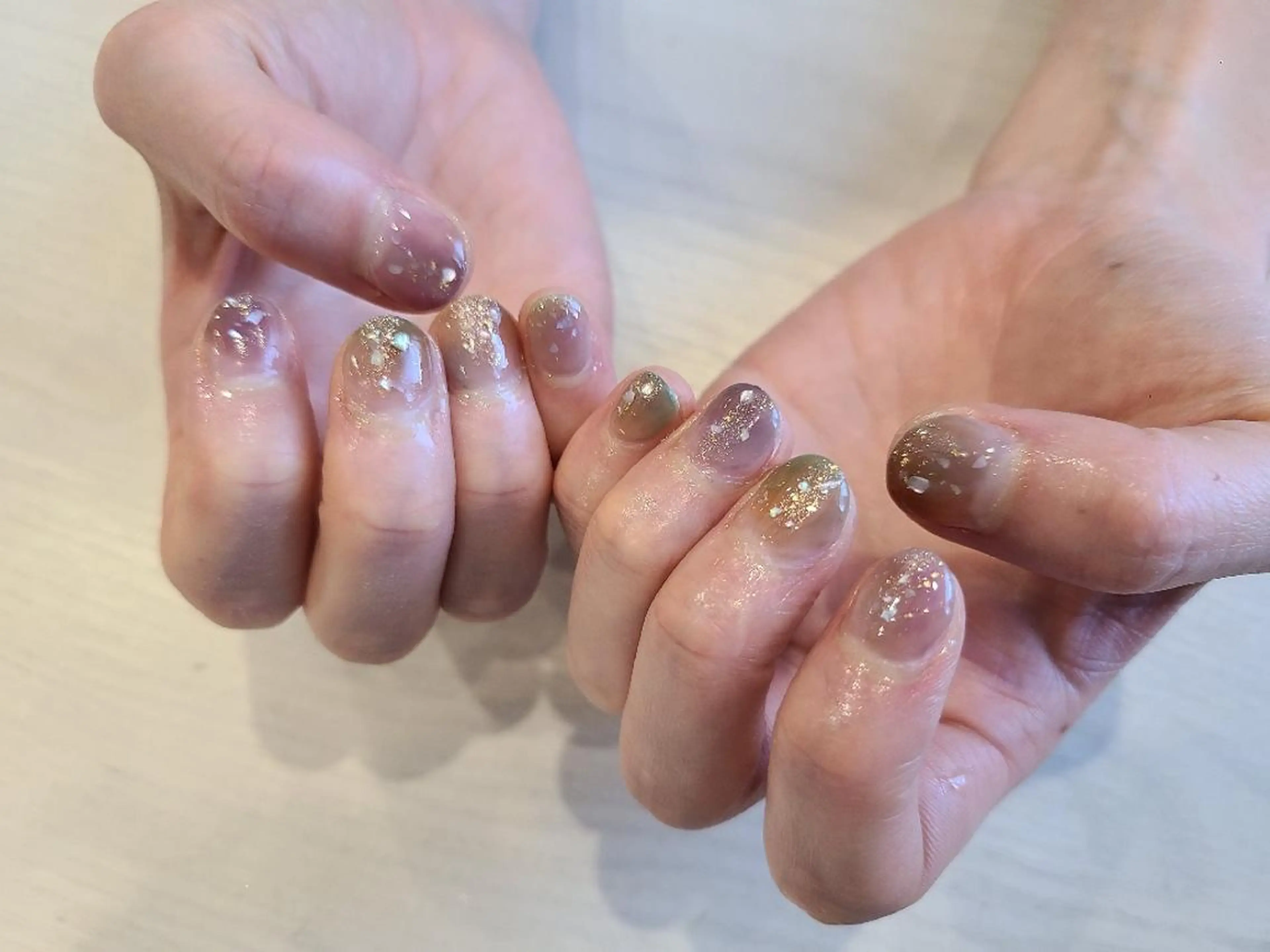 ネイル クリアネイル ニュアンスネイル ハンドネイル 関口 友菜のヘアスタイル