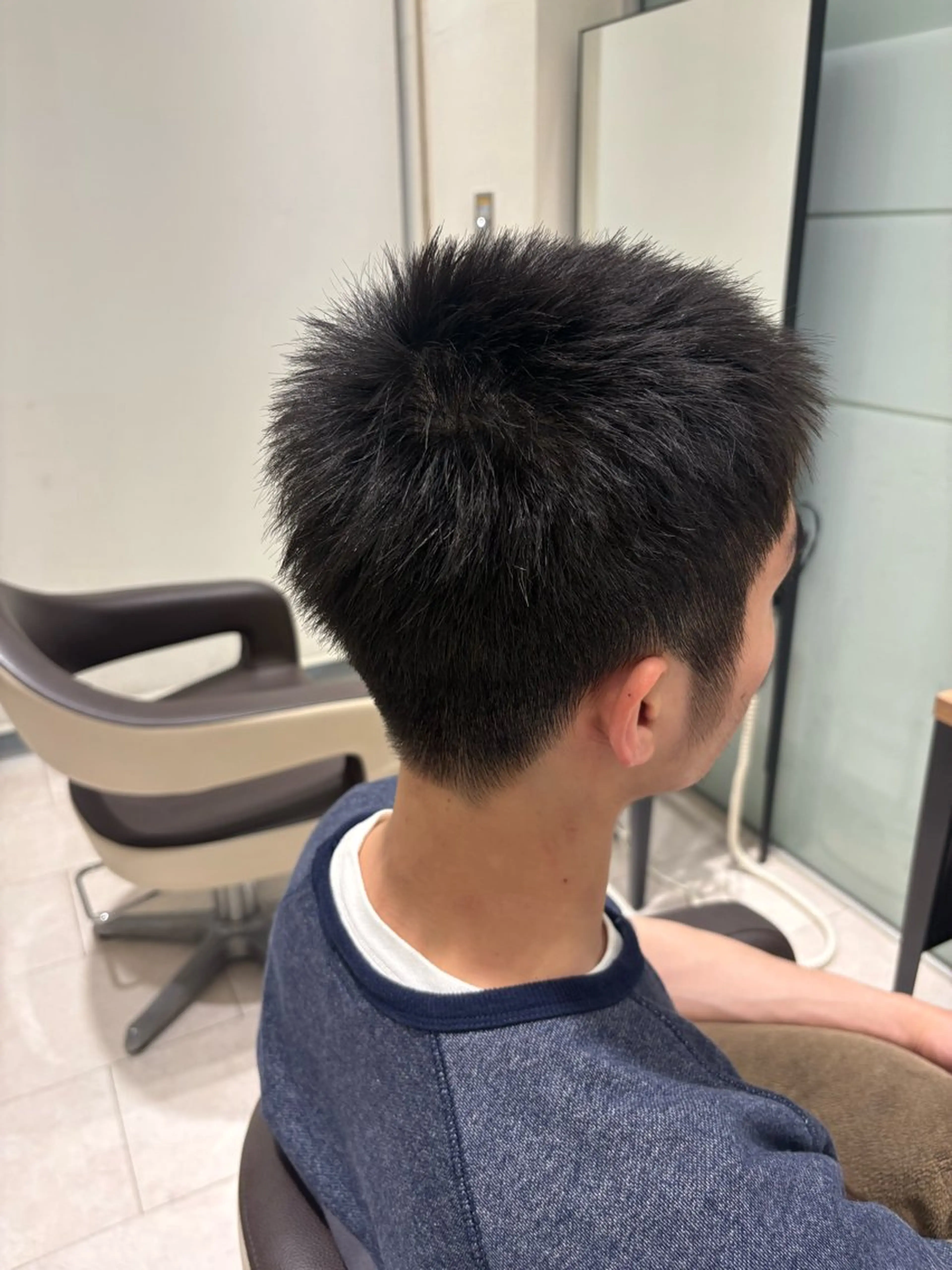 ショート メンズ 刈り上げ 西岡 希望のヘアスタイル