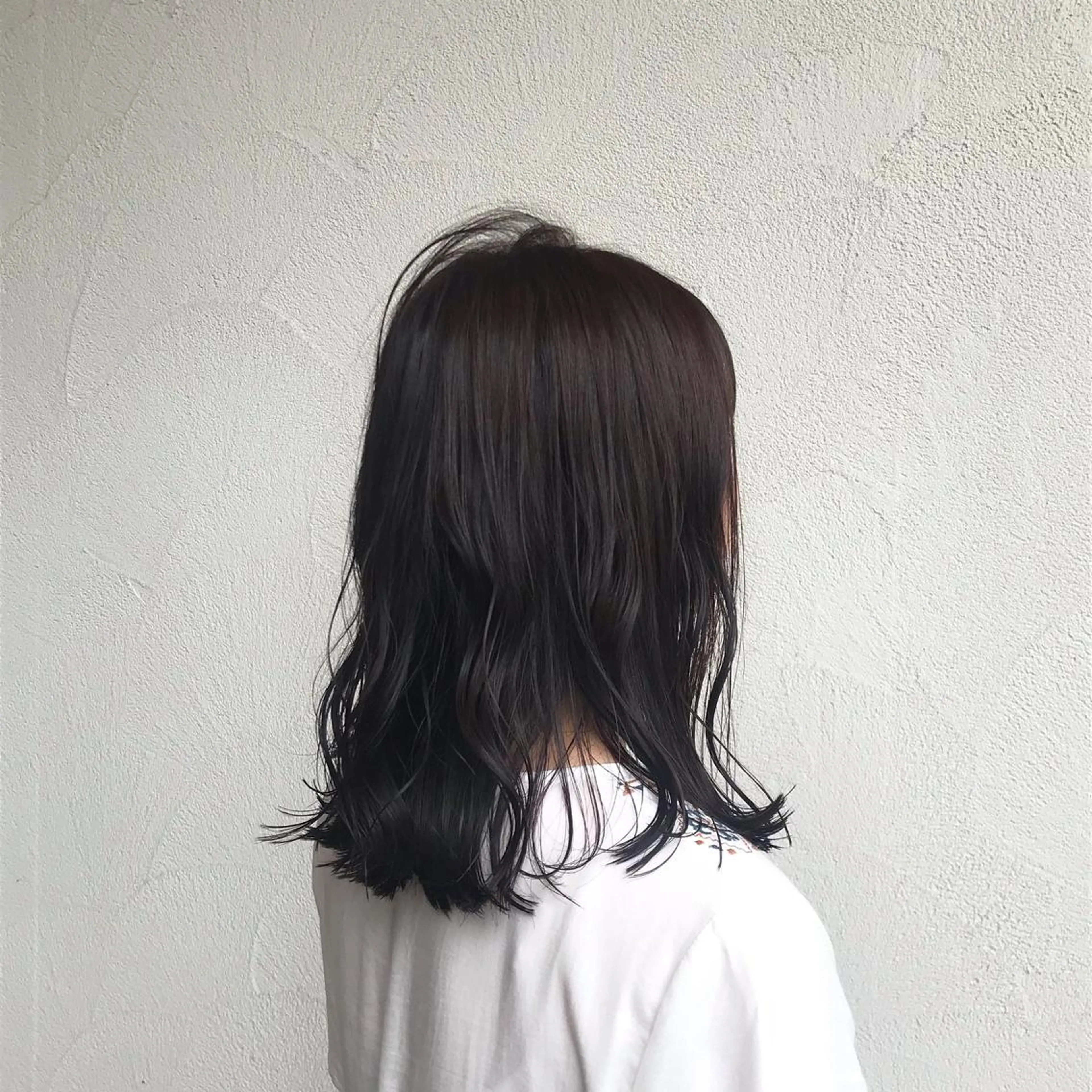 ミディアム 山下 襟華のヘアスタイル