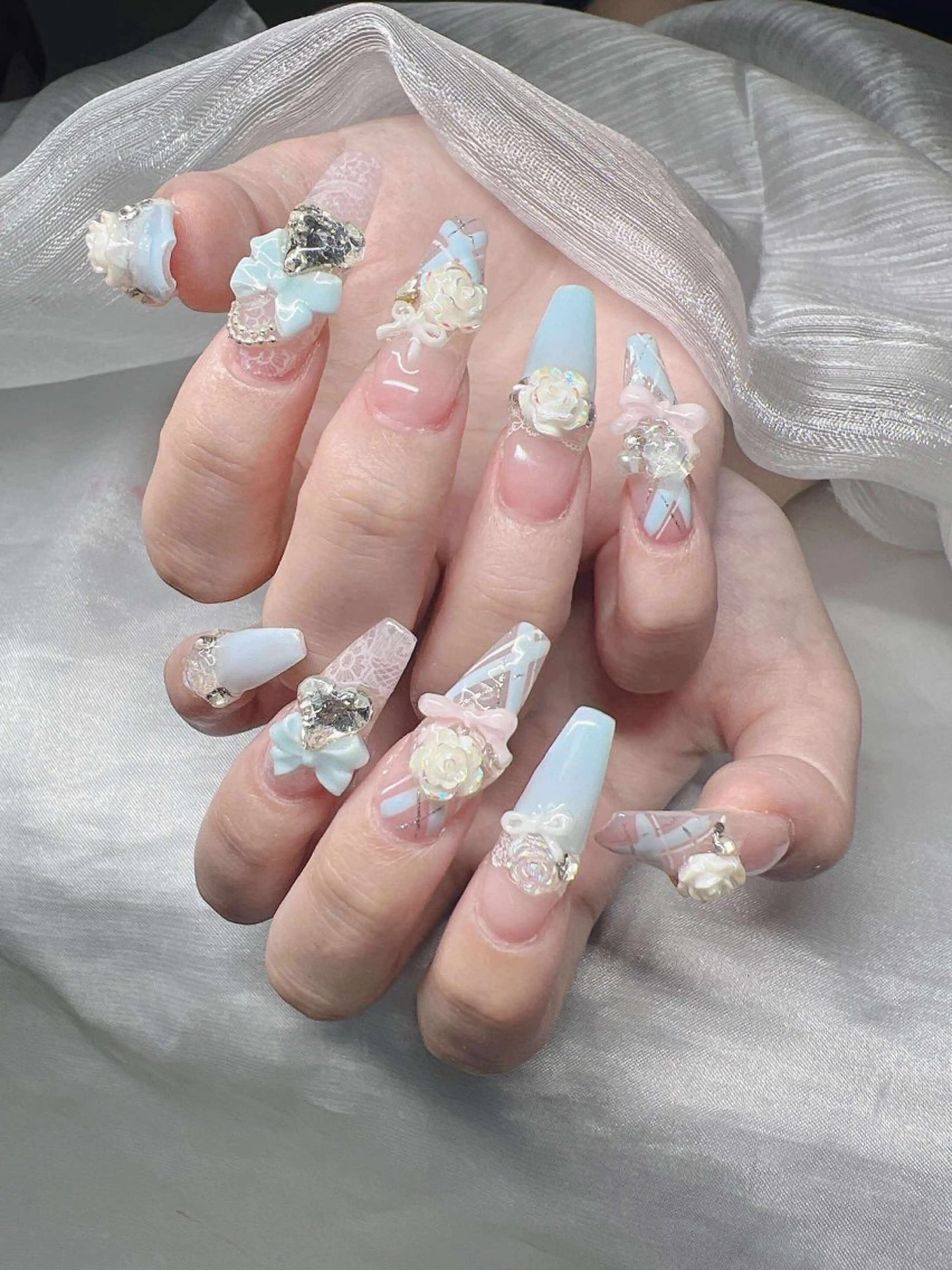 ネイル 長さ出し グラデーション キラキラネイル マグネットネイル ニュアンスネイル ハンドネイル Lee Ainのネイルデザイン