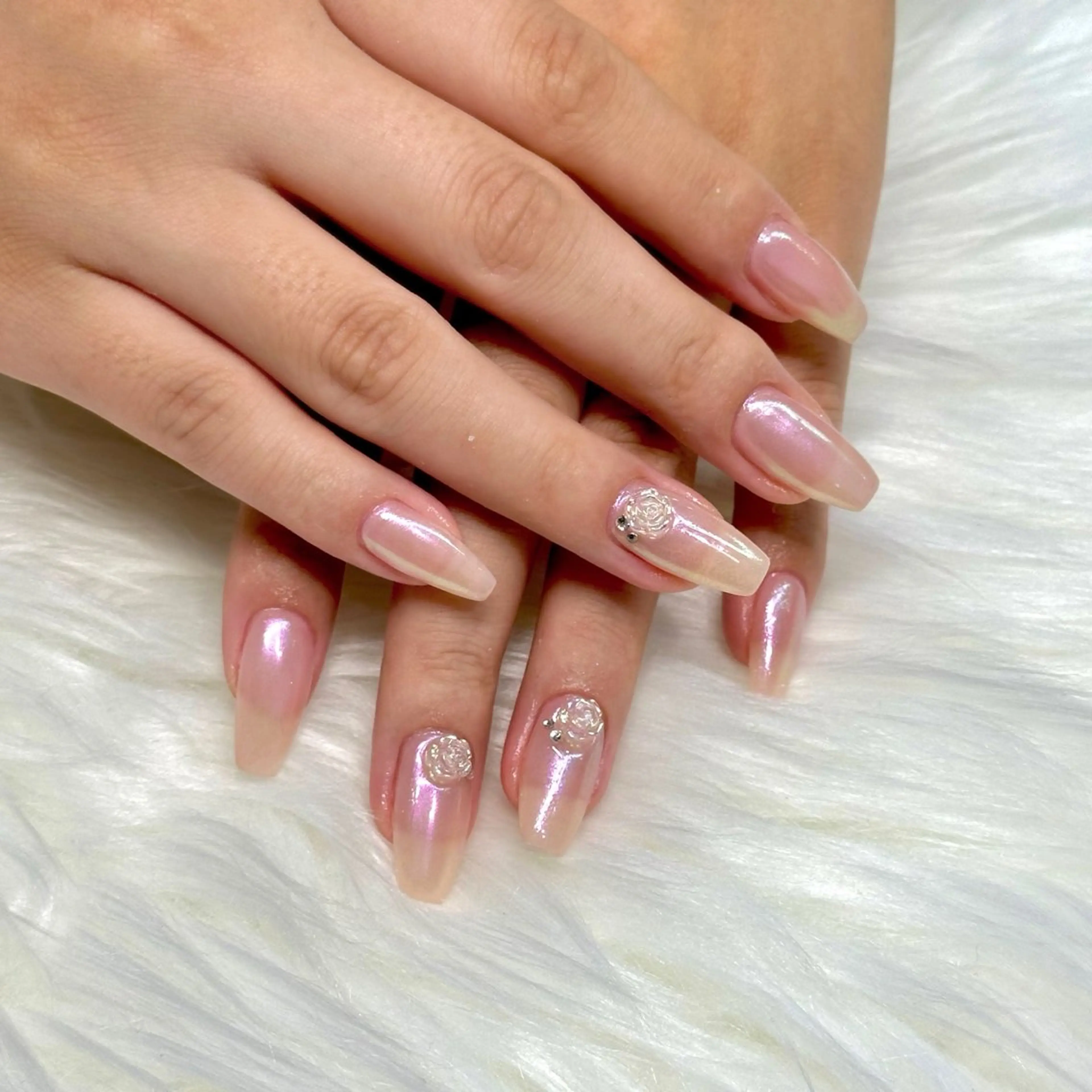 ネイル オーロラネイル ピンク ハンドネイル Bianca浦和西口 Takenouchiのネイルデザイン