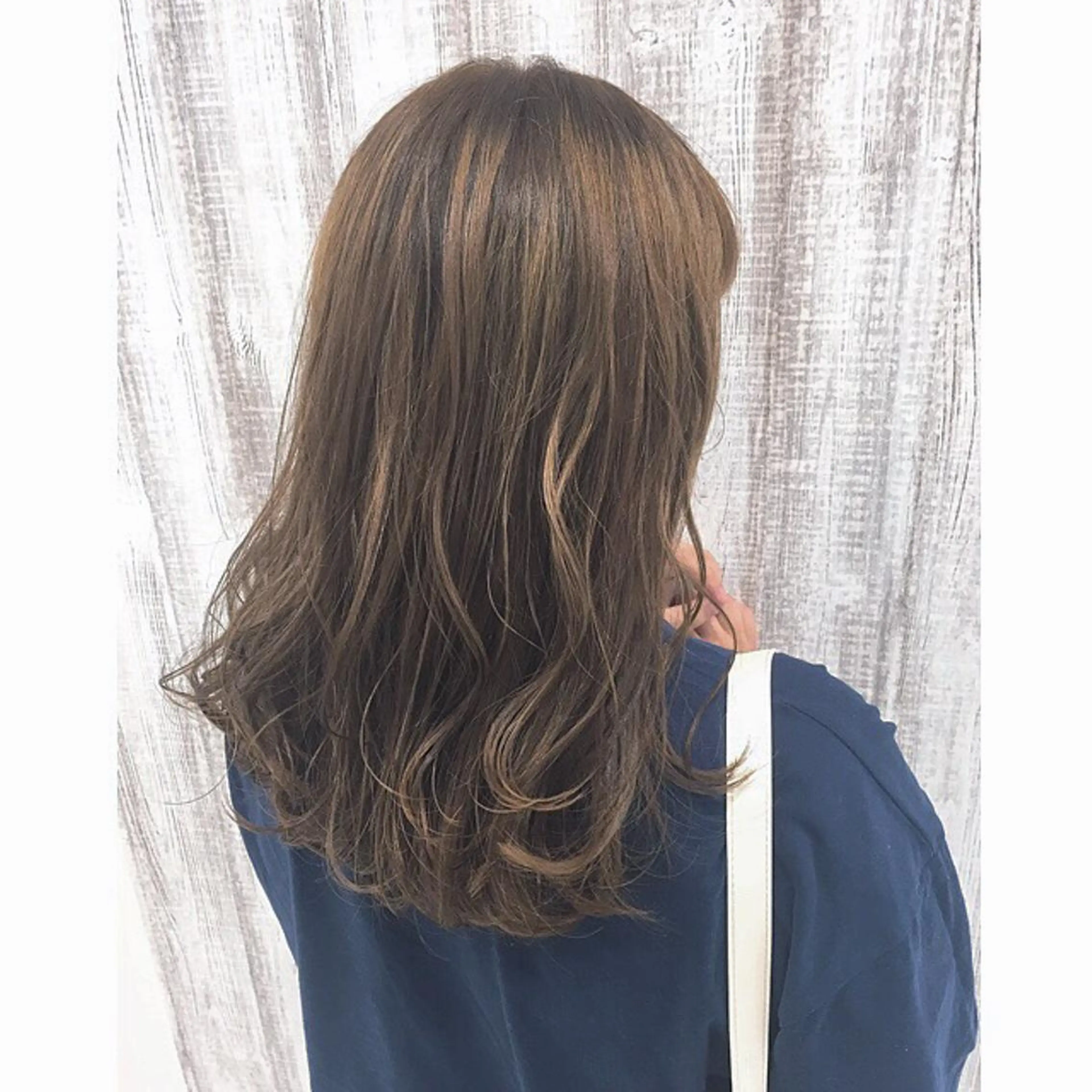 ロング カラー ヘアアレンジ ベージュカラー ハイライトカラー ハイライト 透明感♡︎♡︎ 佐々木早苗のヘアスタイル