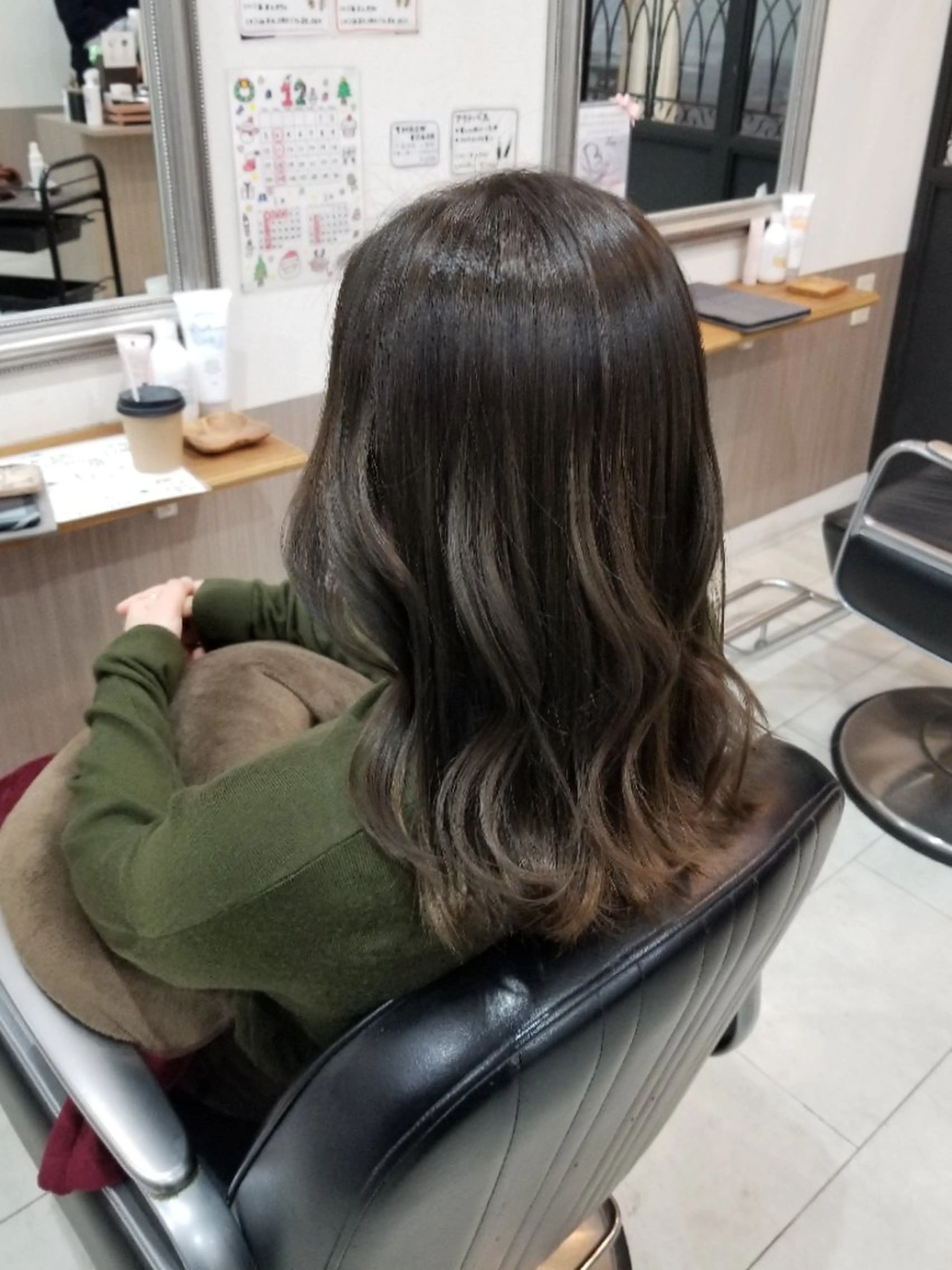 《髪の水分補給🥤✨》極潤ミストカラー🧖♀️🪻+電子トリートメント- ̗̀💡 ̖́-の写真