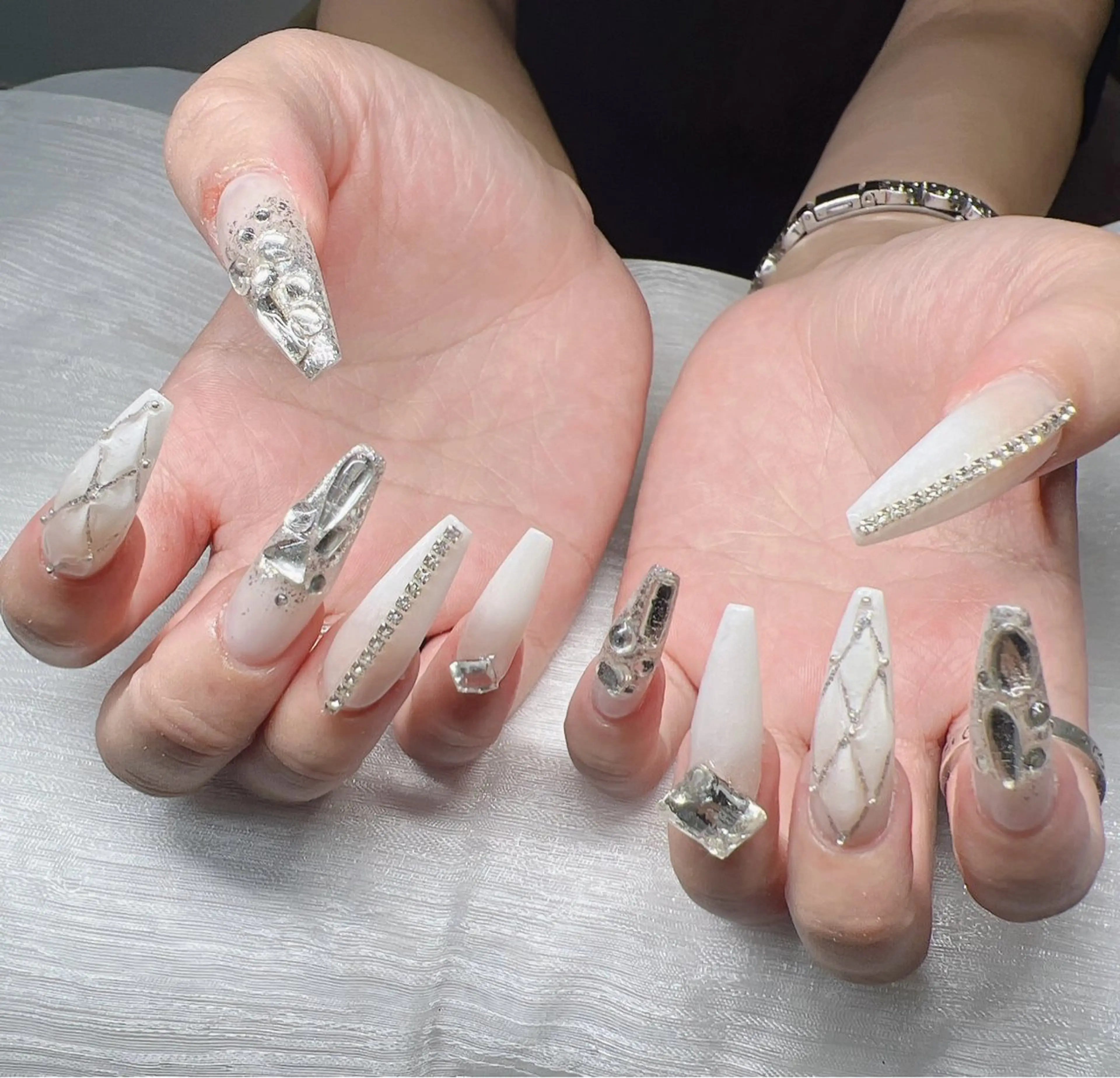 ネイル ハンドネイル Lee Nailsのネイルデザイン