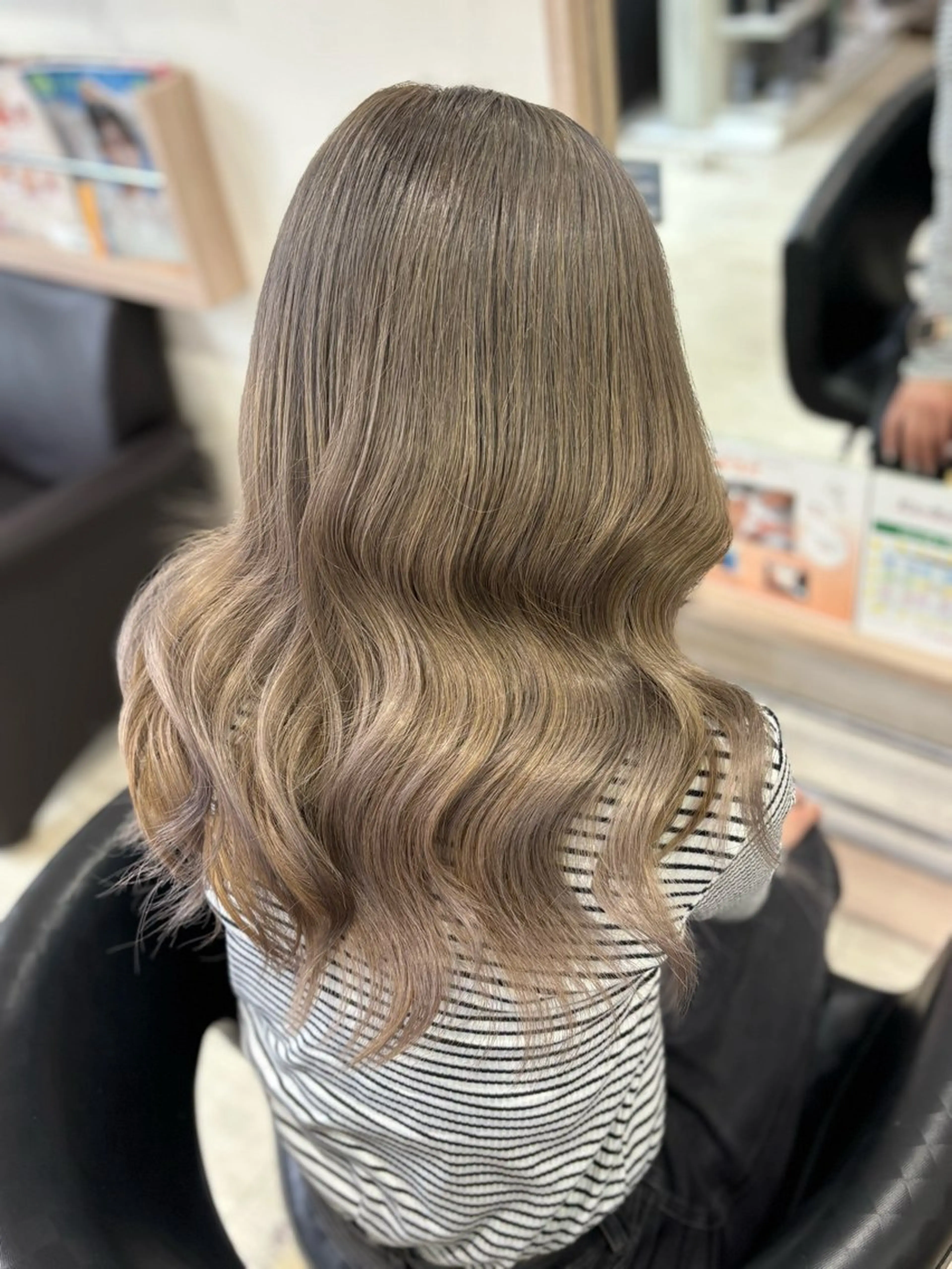 ロング ヘアカラー トリートメント 艶カラー🫧/シール エクステRYOKAのヘアスタイル