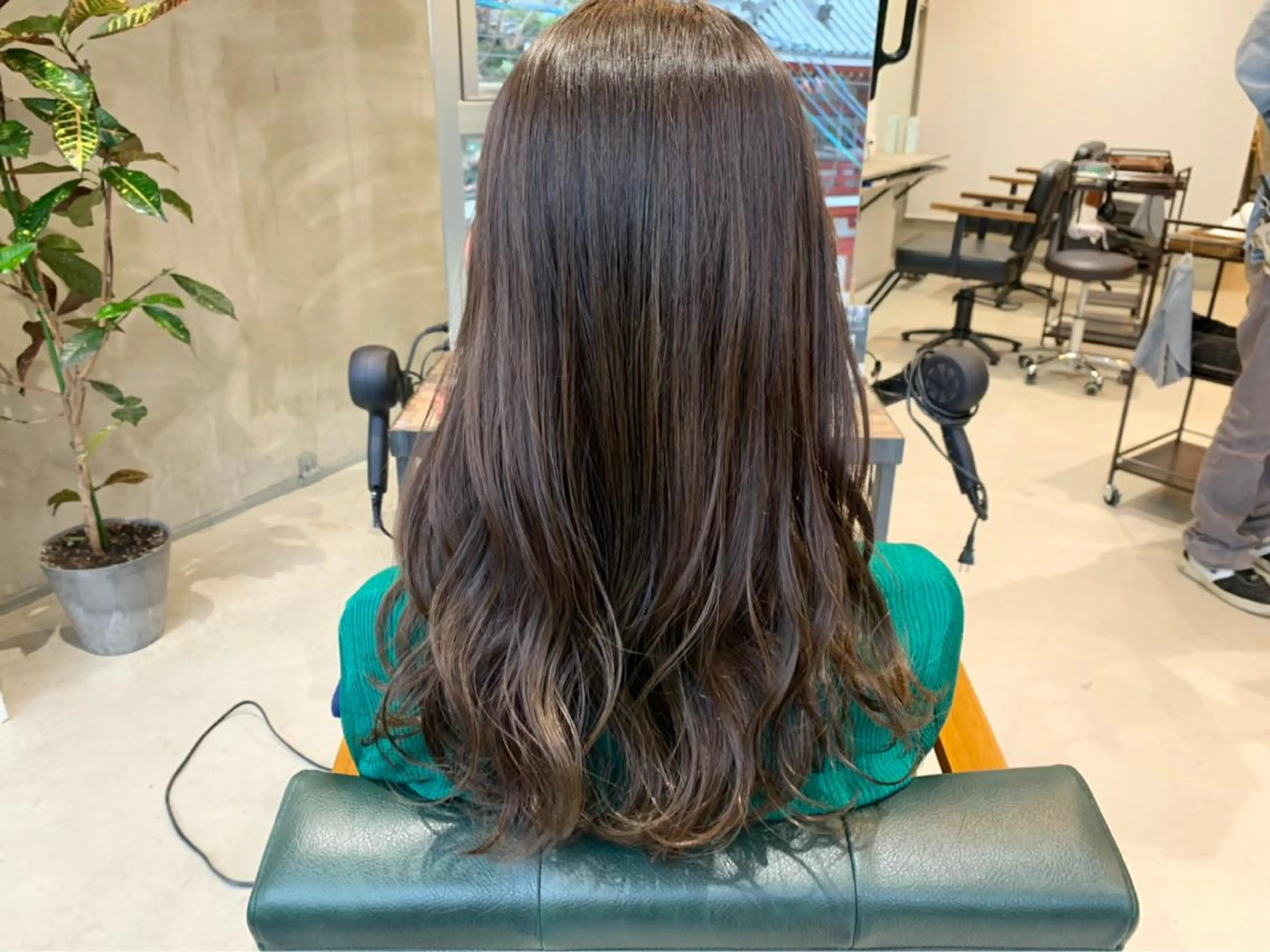 ロング カラー 鈴木 美紅のヘアスタイル