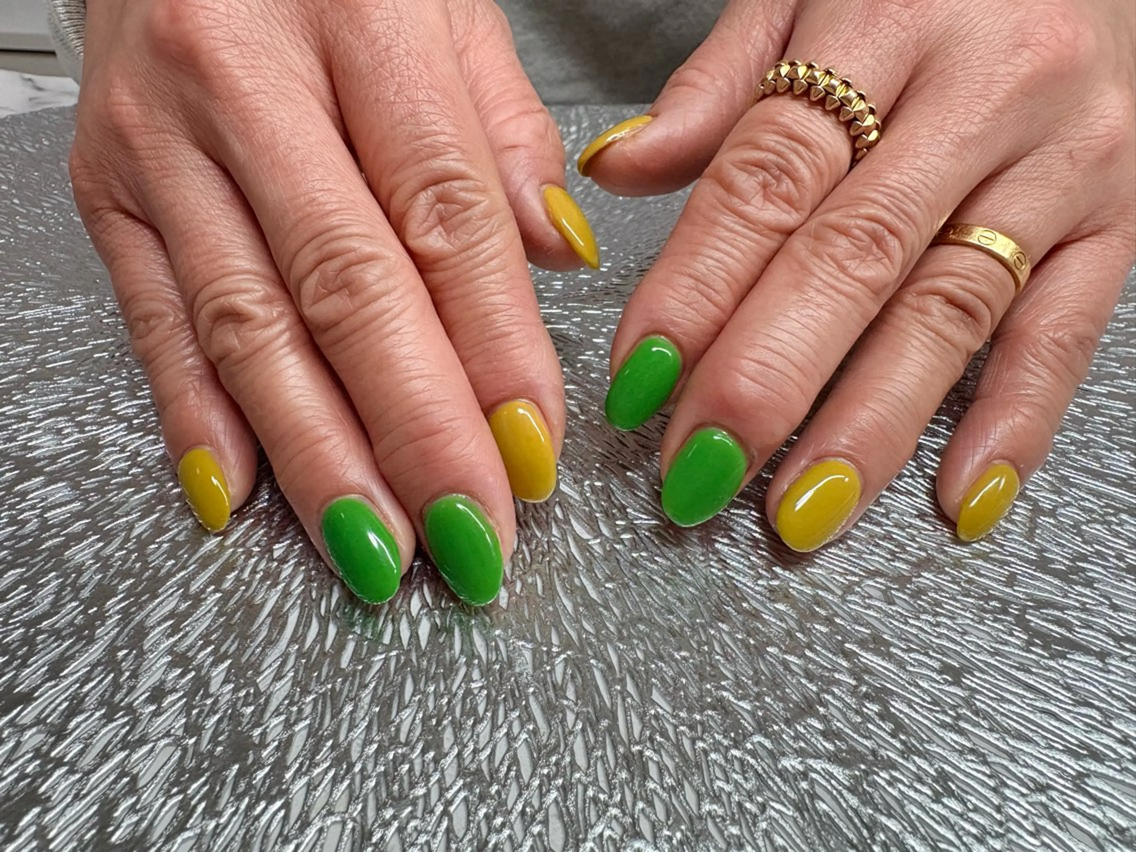 ネイル アートネイル ラメ(グリッター) 持ち込み ワンホンネイル 冬ネイル ♡Bivi♡自爪に 優しいネイルサロンのネイルデザイン