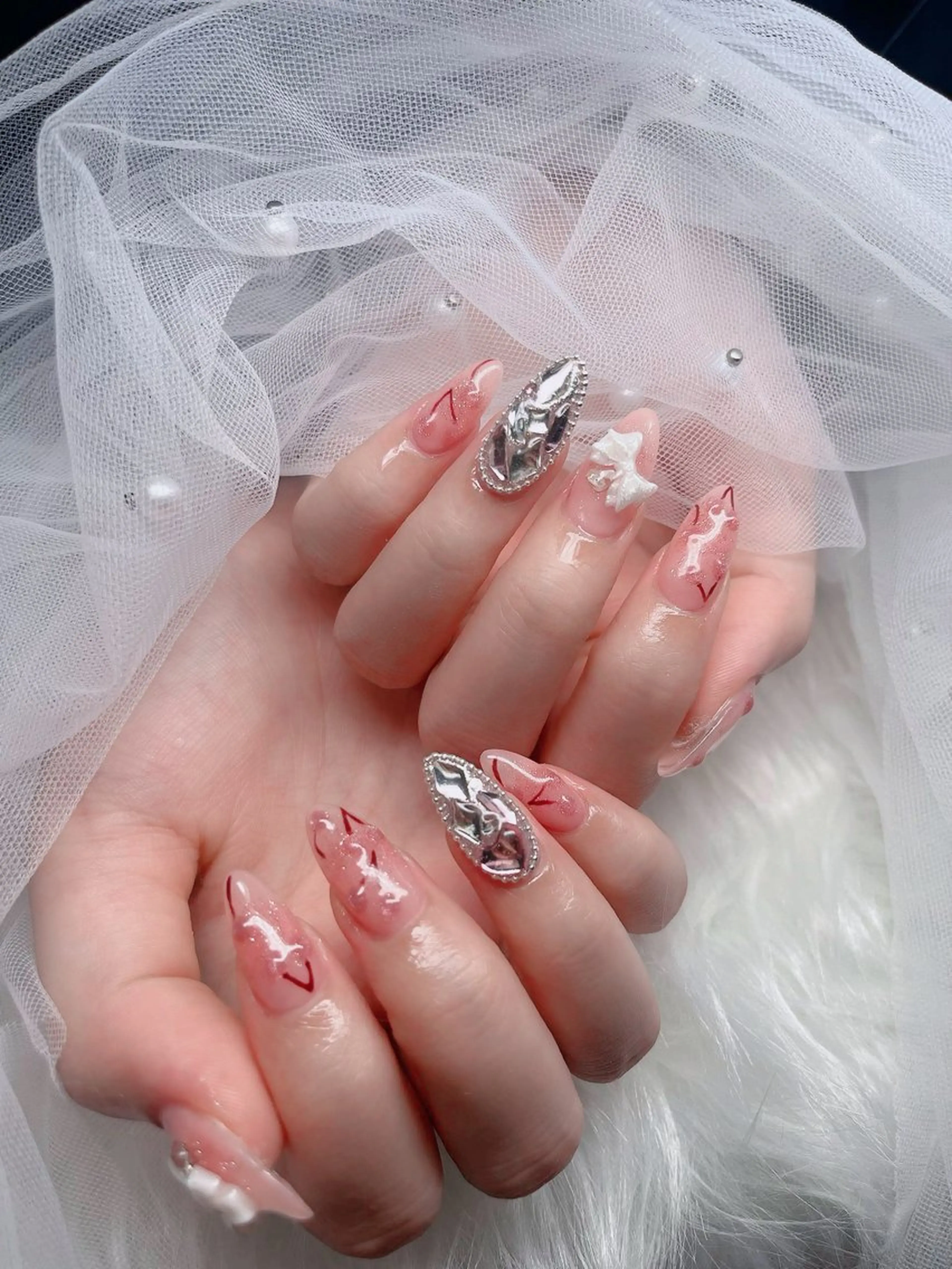 ネイル オーロラネイル フレンチネイル ジェルネイル ハロウィン キラキラネイル ハンドネイル H.baby Nail Salonのネイルデザイン