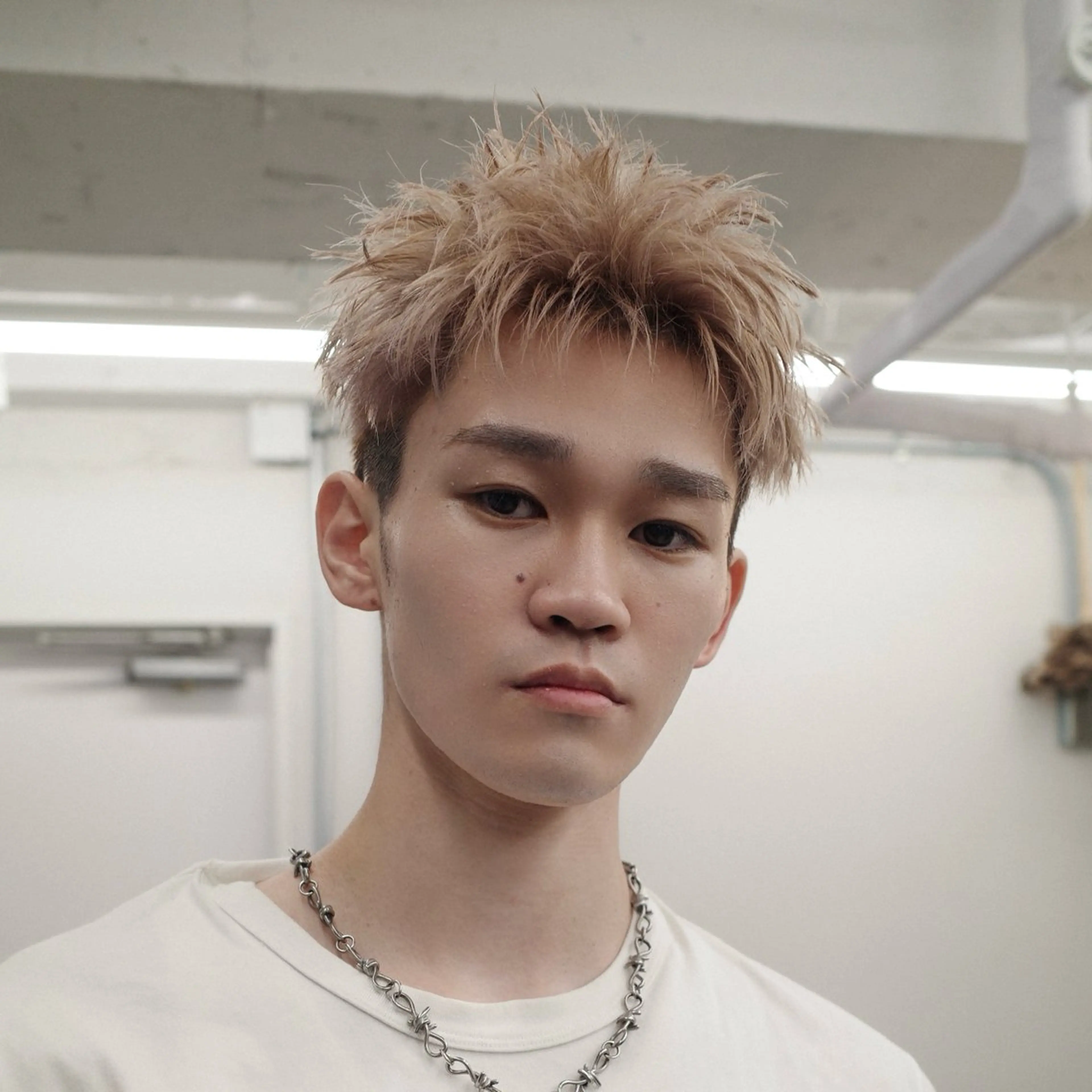 カラー メンズ ヘアカラー メンズハイライト/ メンズブリーチカラーのヘアスタイル