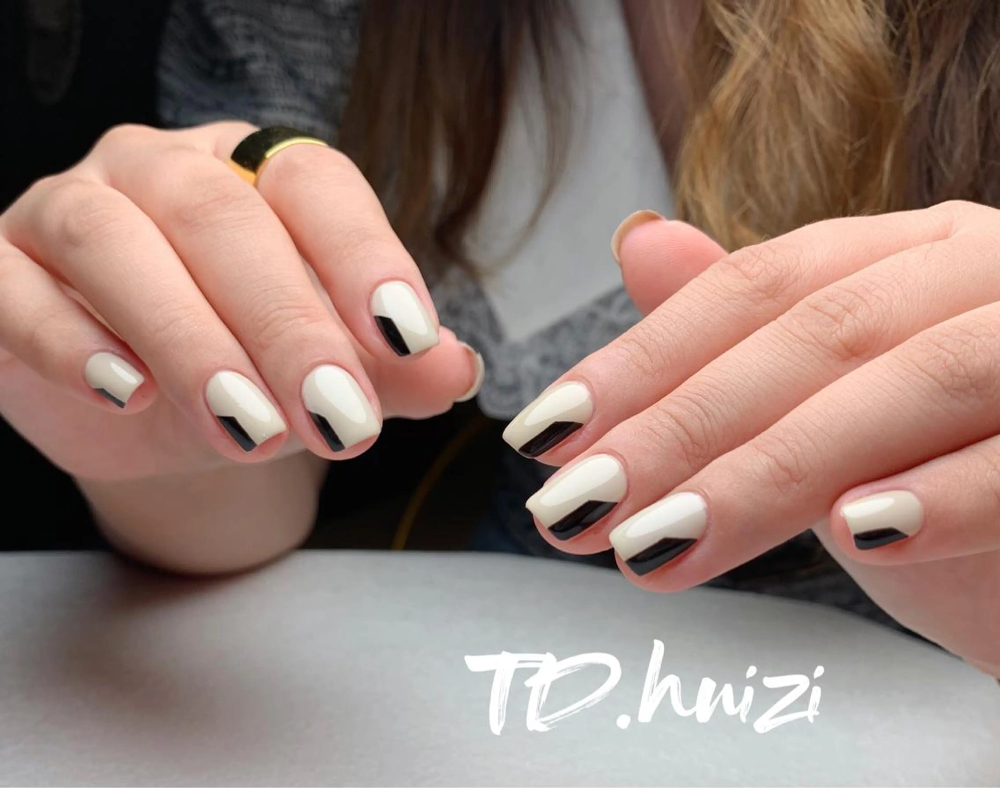 ミディアム めぐみのネイルサロン スタッフ練習のネイルデザイン