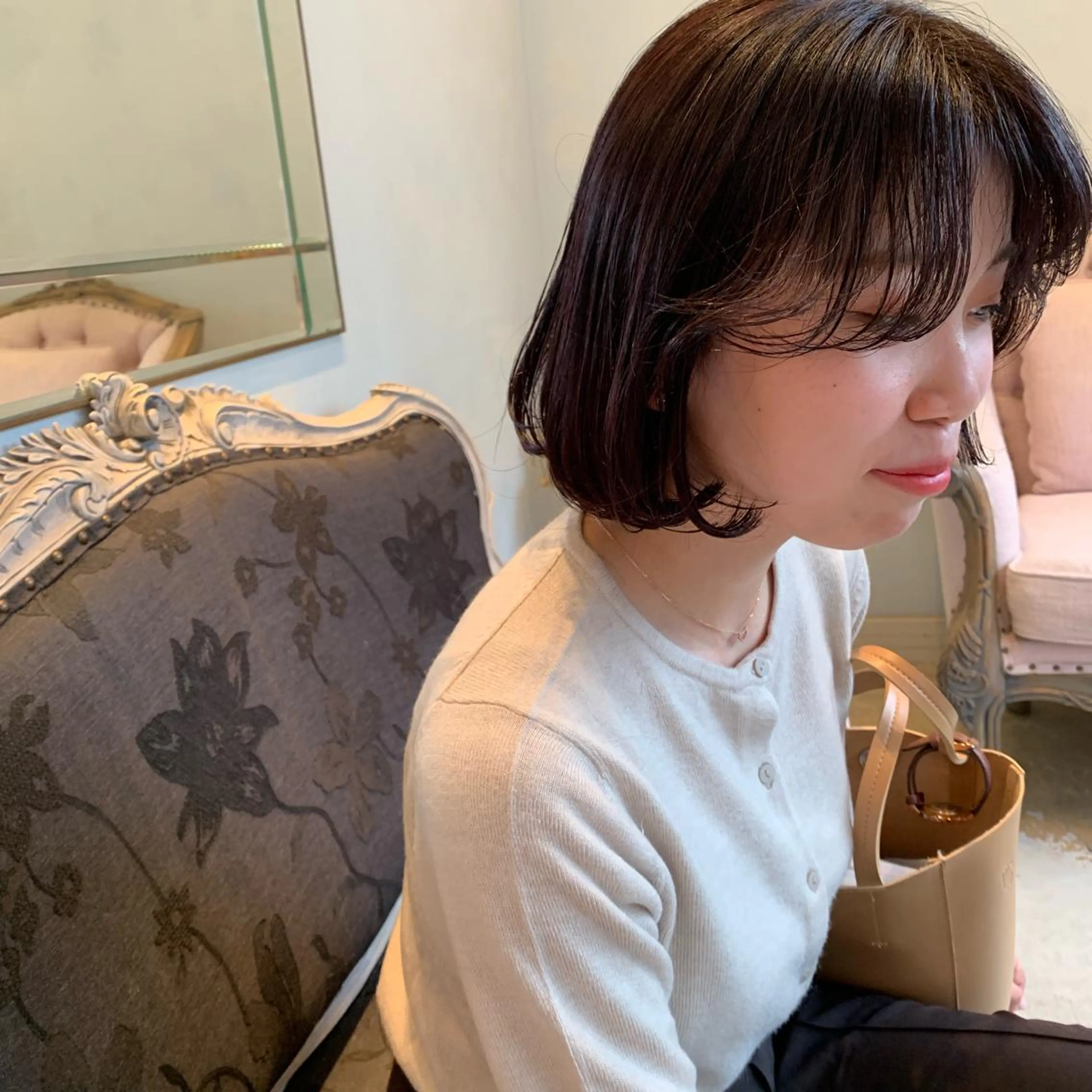 ミディアム カット ヘアカラー SAKINO. ベージュカラーのヘアスタイル