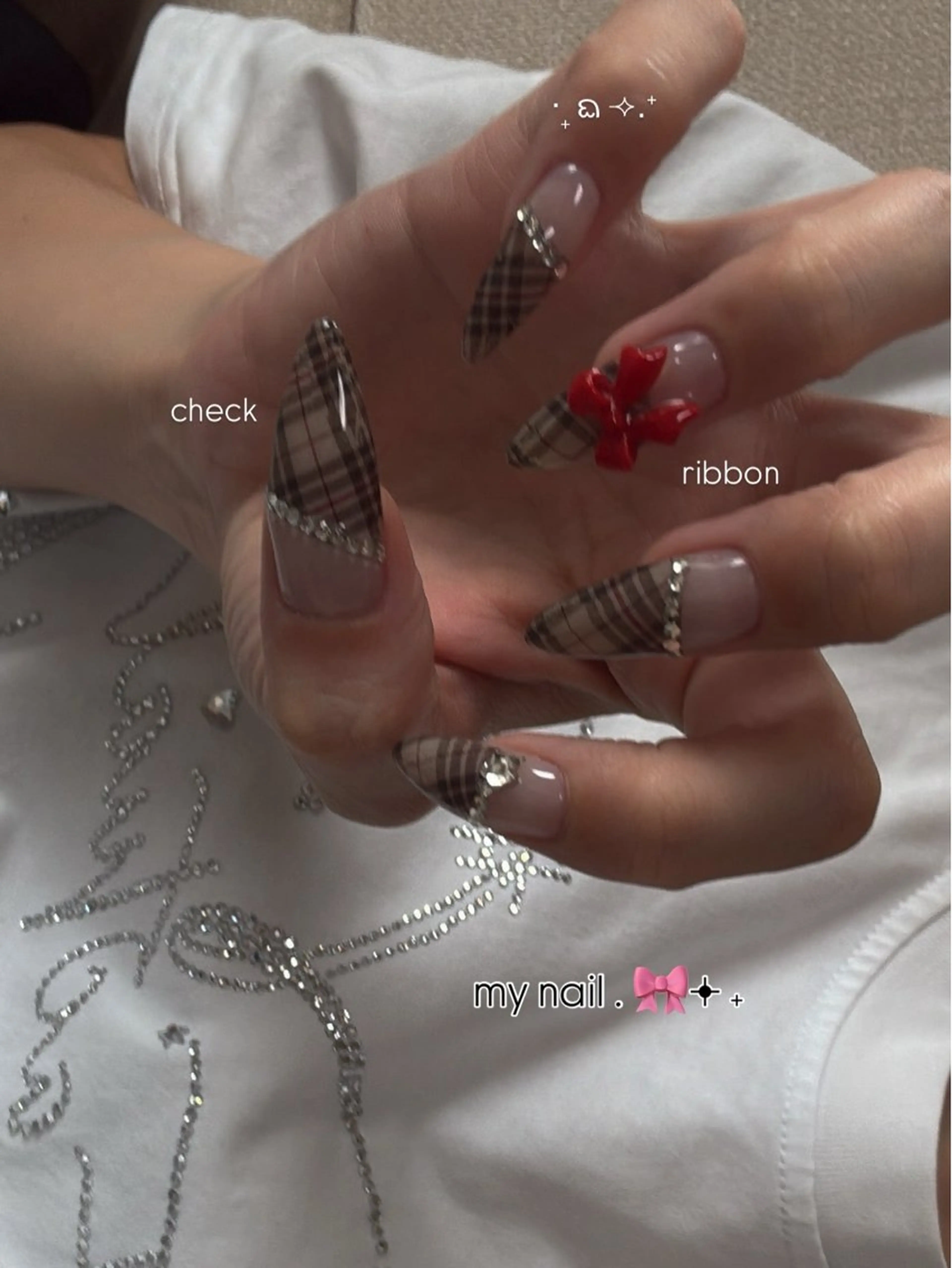 ネイル mikoto 🎀 艶々美フォルムのネイルデザイン