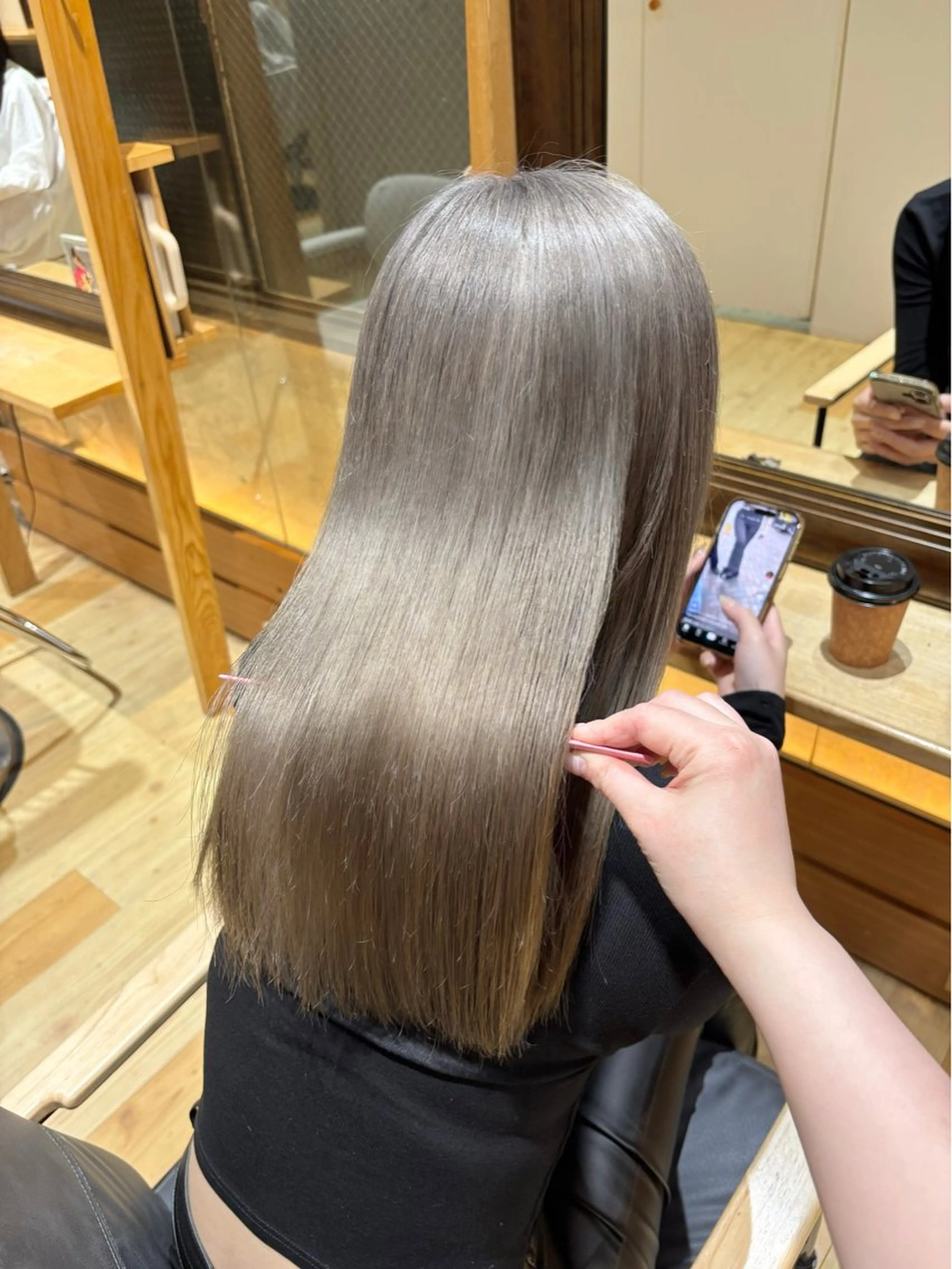 セミロング ヘアカラー Rinka  ︎︎のヘアスタイル