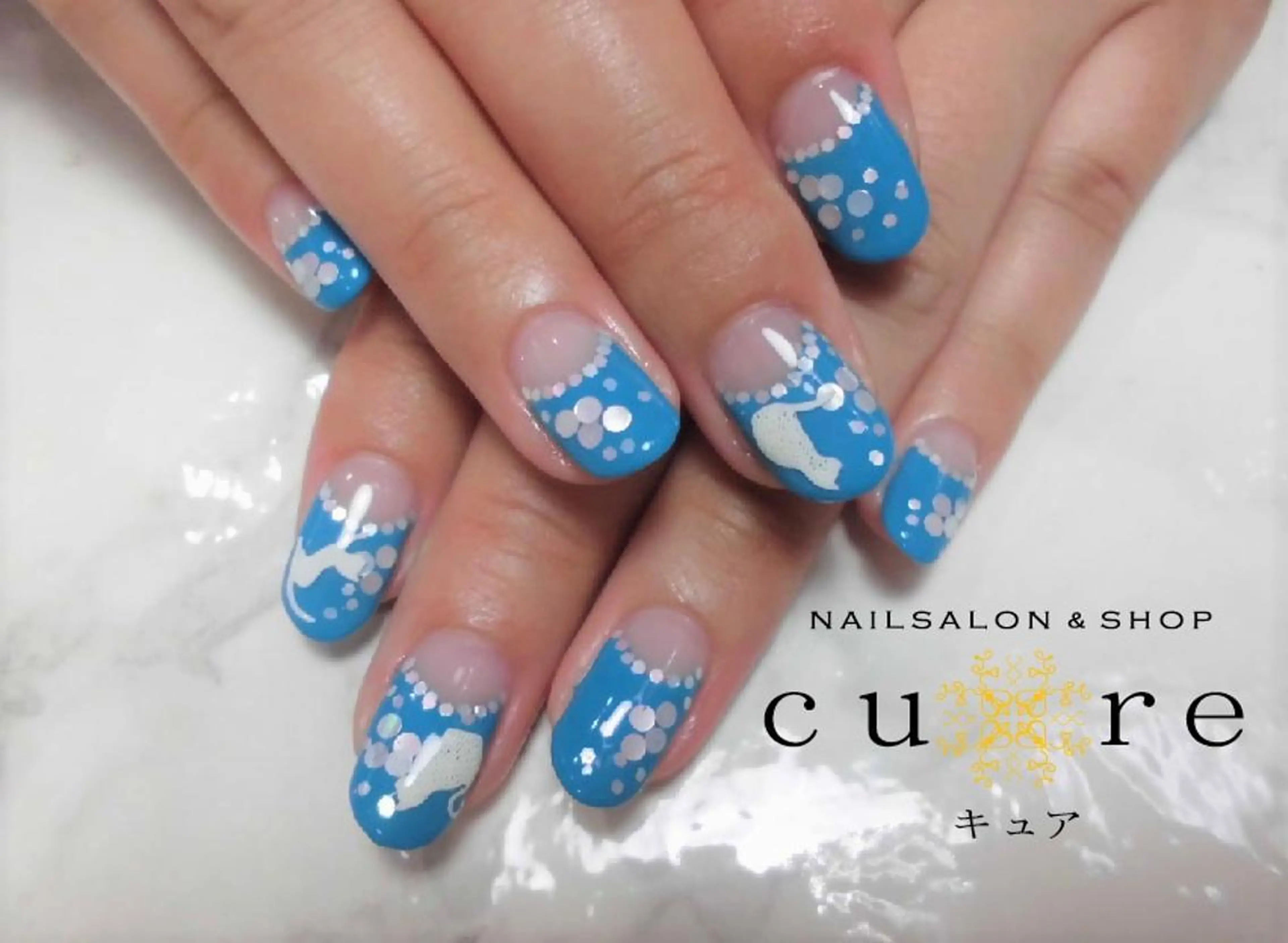 ミディアム ネイル ブルー 持ち込み ネイルサロン Cureのネイルデザイン