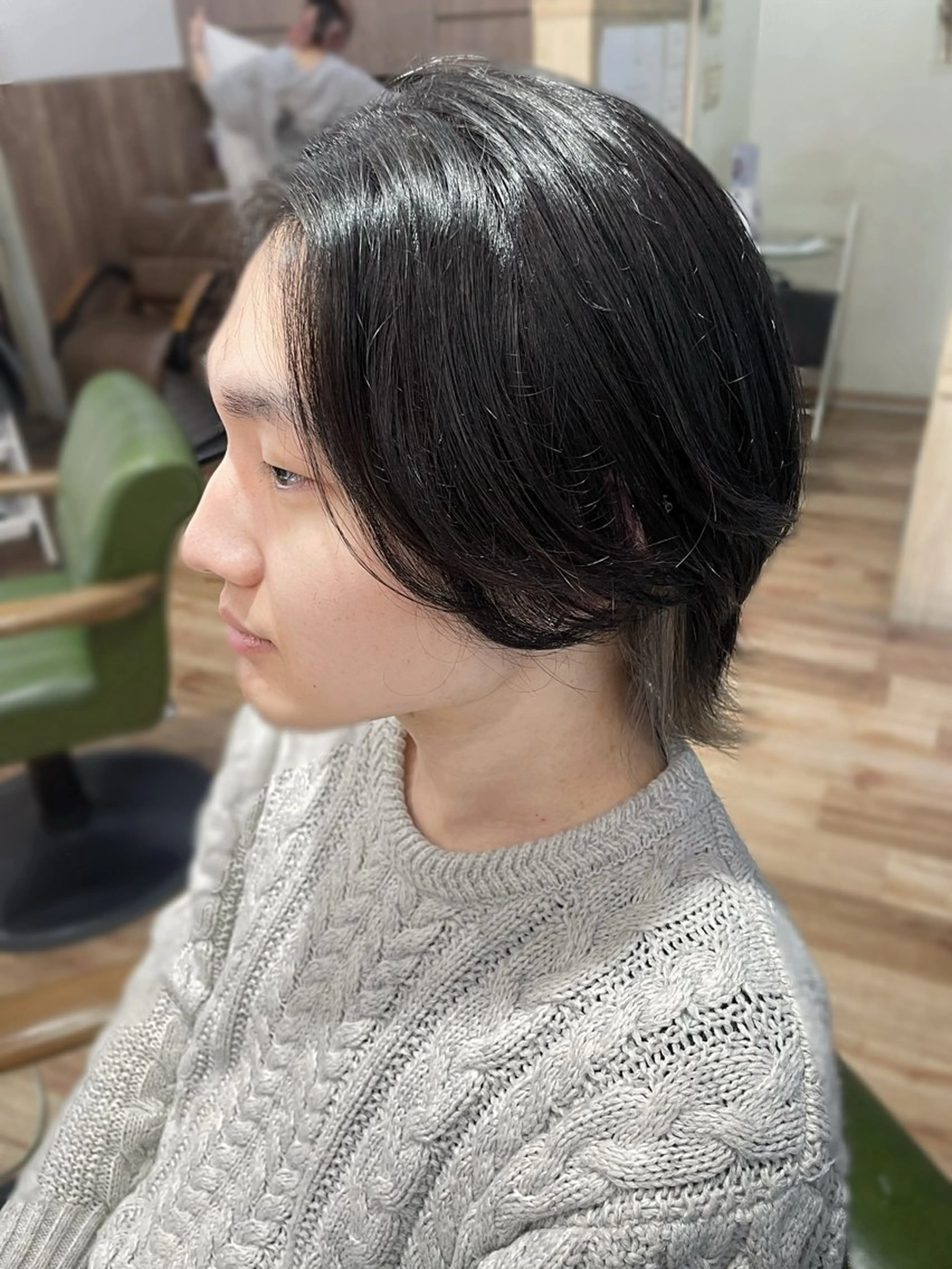 カラー メンズ センターパート メンズウルフカット ウルフカット mae shiiharaのヘアスタイル