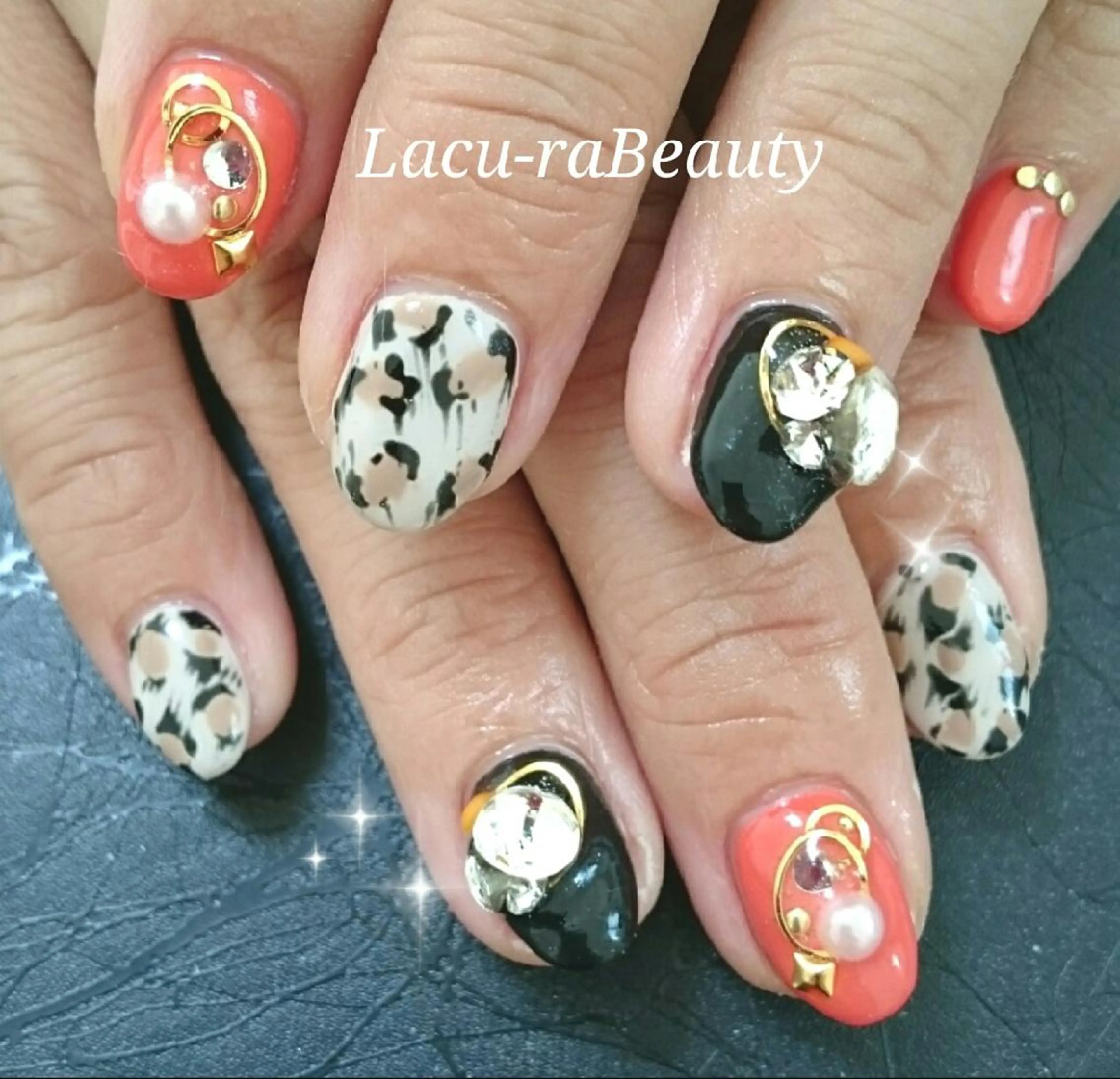 ネイル 小顔と腸の専門店 ラクーラビューティのエステ・リラクイメージ